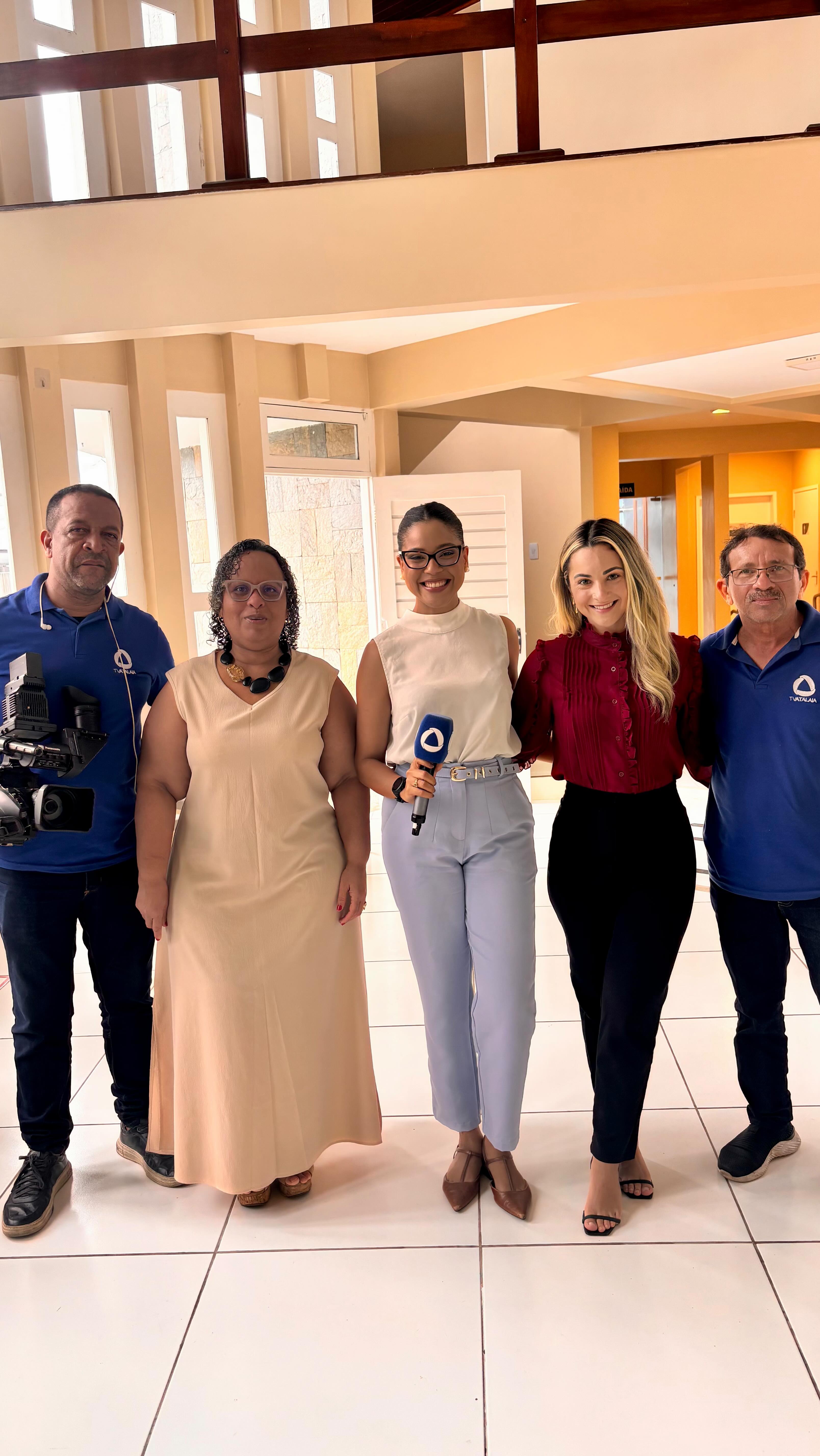 Bate papo sobre Compulsão Alimentar para Tv Atalaia/Record (@tvatalaia ) junto com a @draanaraquel.psiq aqui na clínica @physissaudearacaju . Onde você encontra o melhor Programa de Transtorno Alimentar do Nordeste. Feliz em fazer parte dessa equipe! ❤️