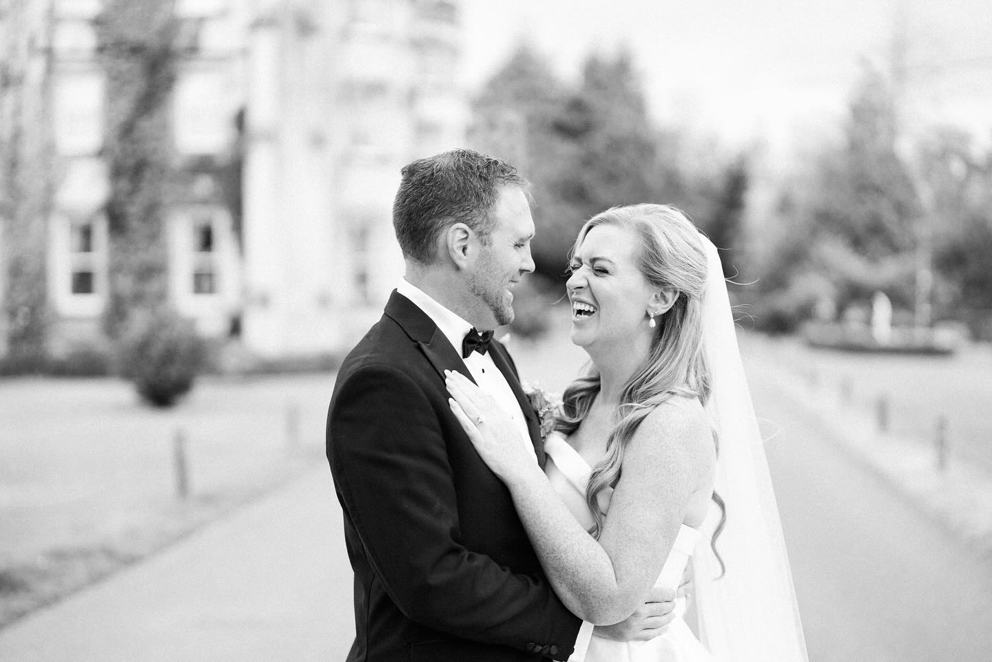 Happy 1st Anniversary to this amazing couple!
One year down—and what a year it’s been for you both!
Can’t believe it’s already been a whole year since we were celebrating in beautiful Kerry.
Here’s to all the incredible memories you’ve made, and the many more still to come.
Photo @wonderandmagicie
#weddingplannerireland #irelandweddingplanner #destinationweddingplanner #weddingvibes #happilyeverafter
