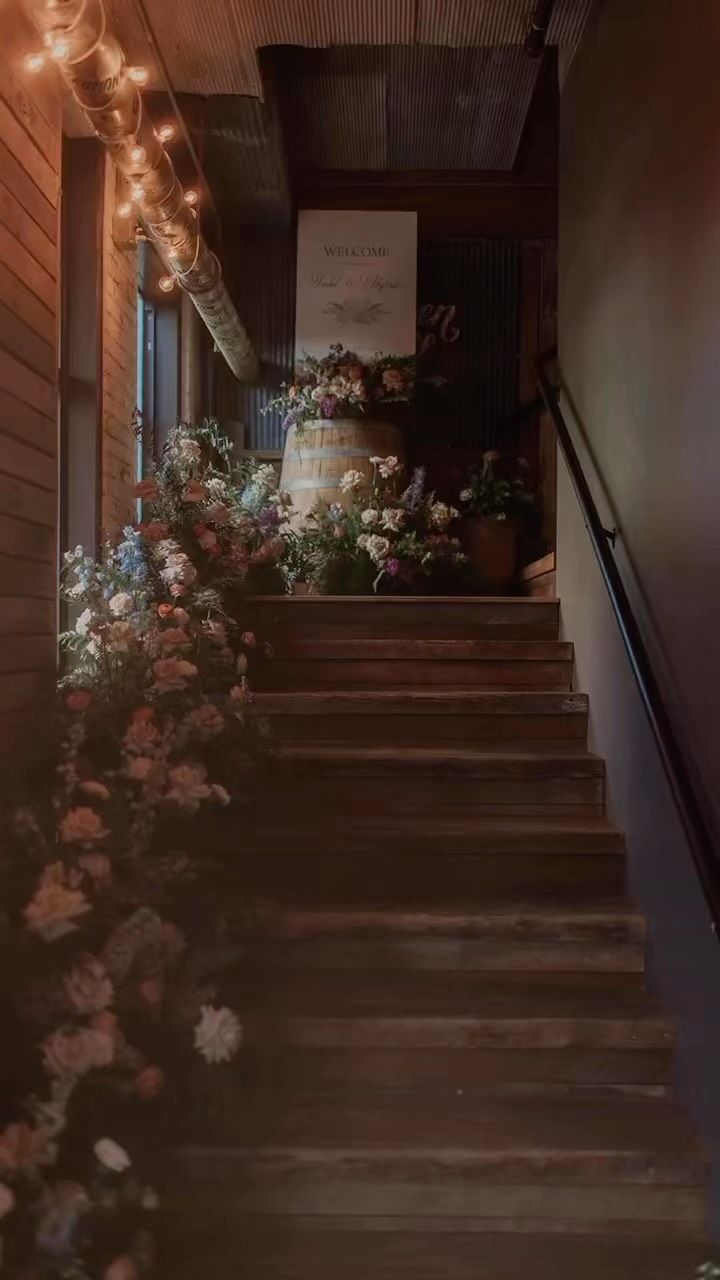 We may not know what it’s like to live in a fairytale, but these beautiful florals certainly make us feel like we are living one. 😍
Venue: @journeymandistillery
Photos: @maiko.media
Florals + Signage: @thirdseasonchicago @theroofcrop
Planning, Design, Rentals: @whitedahliaevents
Chair Rentals: @burnsspecialevents
#weddingplanner #southwestmichigan #weddingdecor #michiganwedding #wedding #journeyman #florals #weddingflorals