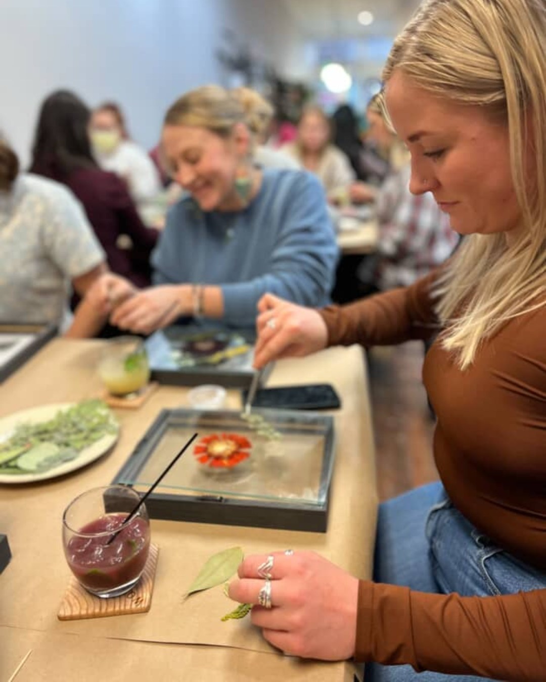 It's time to get hands-on with some floral magic. Craft a one-of-a-kind masterpiece at the Pressed Flower Bar workshop. Using delicate pressed blooms, an 8x10” recycled frame, and your choice of backdrop, you’ll turn petals into art. Want to make it even more personal? Bring photos or polaroids and make it yours.
Sunday, August 17th • 2 to 4 p.m.
Visit warehouseboise.com for tickets or click the 🔗 in bio
Presented by Lindsay Rae Art