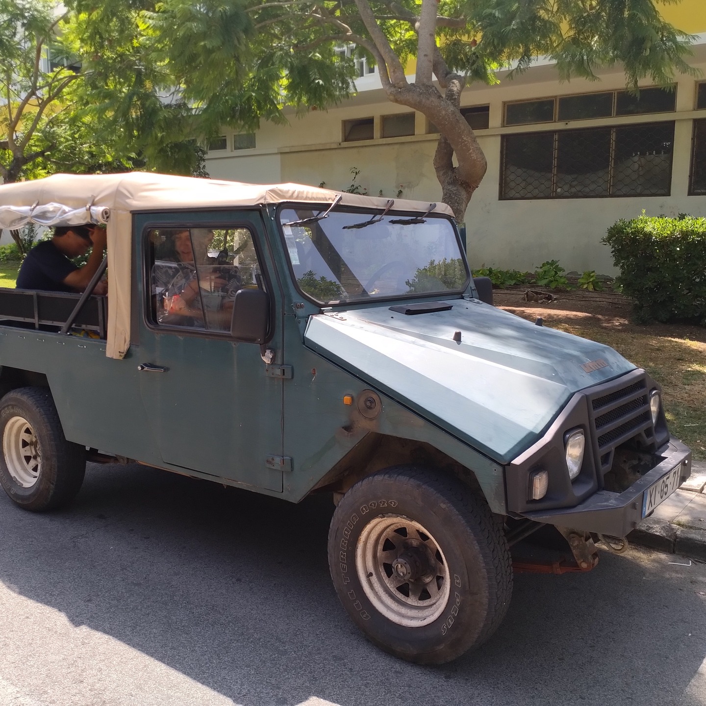 No heat wave or roadblock can stop us! 💪🌞 Even with parts of the Sintra mountain range closed for safety, we keep the adventure alive — always with full respect for nature. Huge respect to all the forest authorities out there, especially the Forest Sapper Teams who not only protect but also guide with care and purpose. Legends! 🌲🔥🛻
#WildSintra #SintraAdventures #WesternmostRoute #OffTheBeatenPath #IntoTheWild #ForestGuardians #SintraCascais #PortugalNature #EpicViews #HeatWaveReady #OffRoadPortugal #JeepLife #EcoAdventure #NatureRespect #SustainableTravel #AdventureTour #StayWild #SintraMagic #ExplorePortugal #WanderResponsibly