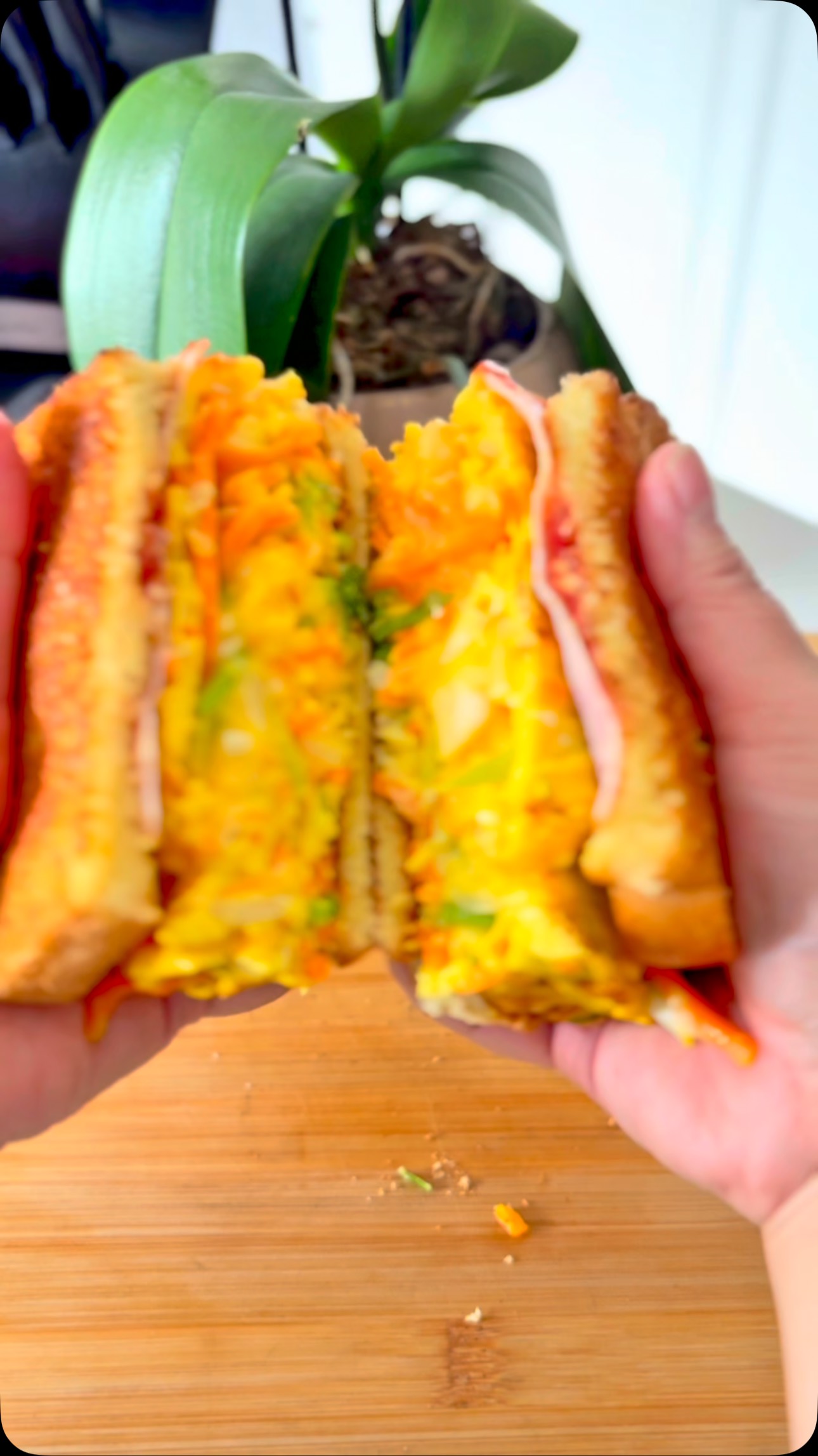 National Sandwich Month: Day 11 is a trip to the streets of Seoul 🇰🇷 with Gilgeori-toast 길거리토스트 🍳🍞 a fluffy omelette layered with veggies 🥕, cabbage 🥬, sugar, and ketchup 🍅, all between buttery toasted bread 🧈.
A perfect balance of sweet, savory, and rich flavours in every bite 🤤.
Follow along for the next sandwich 📅➡️.
#NationalSandwichMonth #GilgeoriToast #KoreanStreetFood #nationalsandwichmonth SandwichTime #EggToast