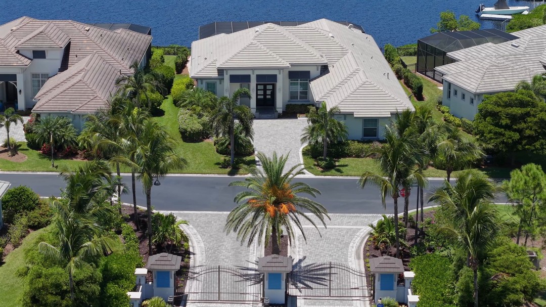 Step inside and see what makes this home unforgettable 🏡✨
.
.
.
#BonitaSprings #SWFLrealestate #FloridaRealtor #BonitaSpringsHomes #RealtorLife #HomeTour #ListingVideo #RealEstateMarketing #TurnkeyPhotography #HouseGoals #BonitaSpringsRealtor #LuxuryListing #SWFLhomes #NaplesFL #MarcoIsland #EsteroFL #DronePhotography #RealEstateMedia #WalkthroughVideo #InteriorDesign #ModernHomes #HomeInspo #RealtorsOfInstagram #JustListed #RealEstateExperts #ListingAgent #HomeSweetHome #FloridaLiving #CoastalHomes #OpenHouseReady