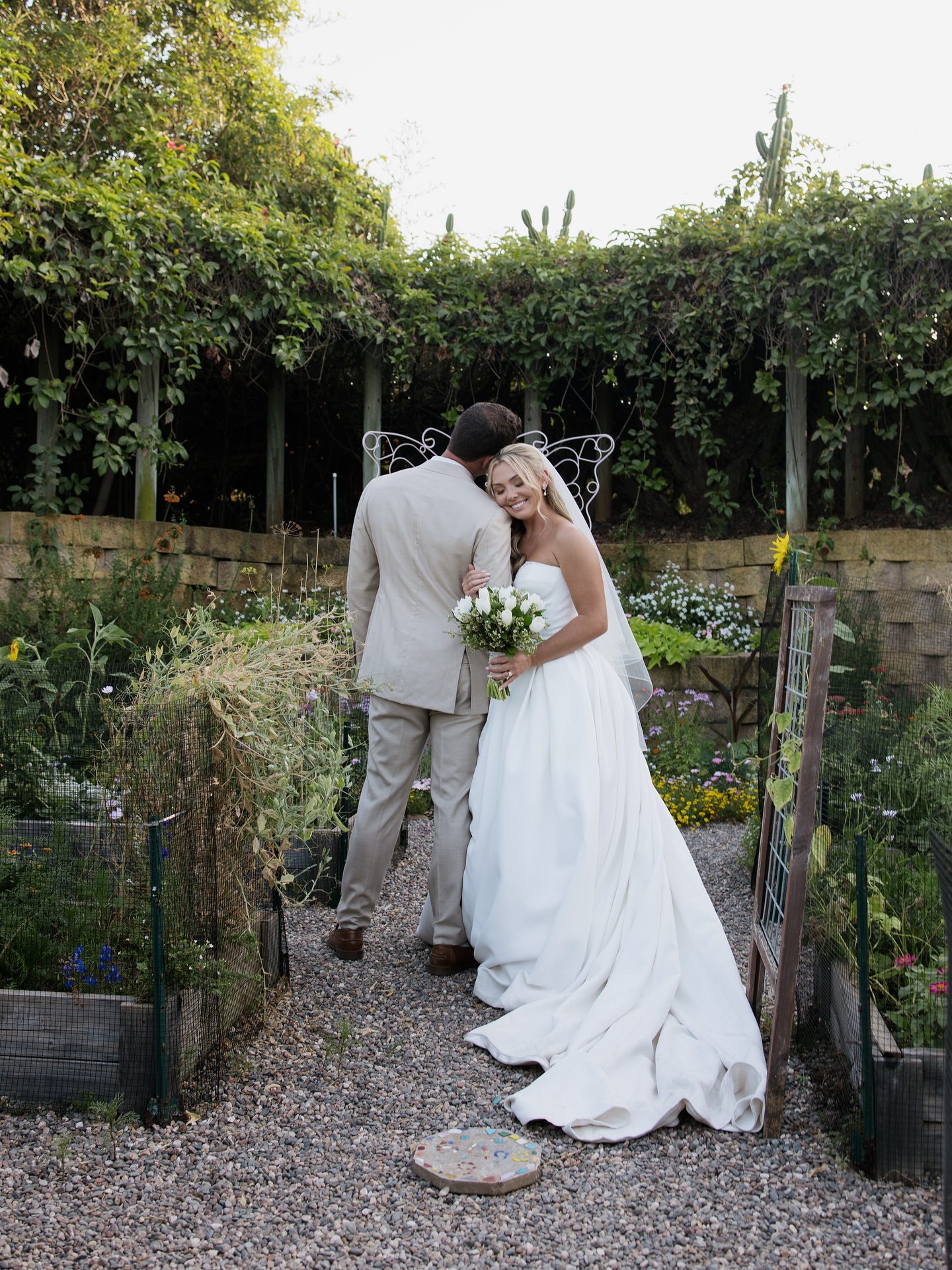 A little sneak peek from last night’s celebration!
Captured this beautiful couple on Bella’s parents’ property, surrounded by their stunning garden. Couldn’t resist editing a couple favorites before heading into a busy day—such a dreamy evening to be a part of.
Photo @honeylustco_
Video @jayfilmco
