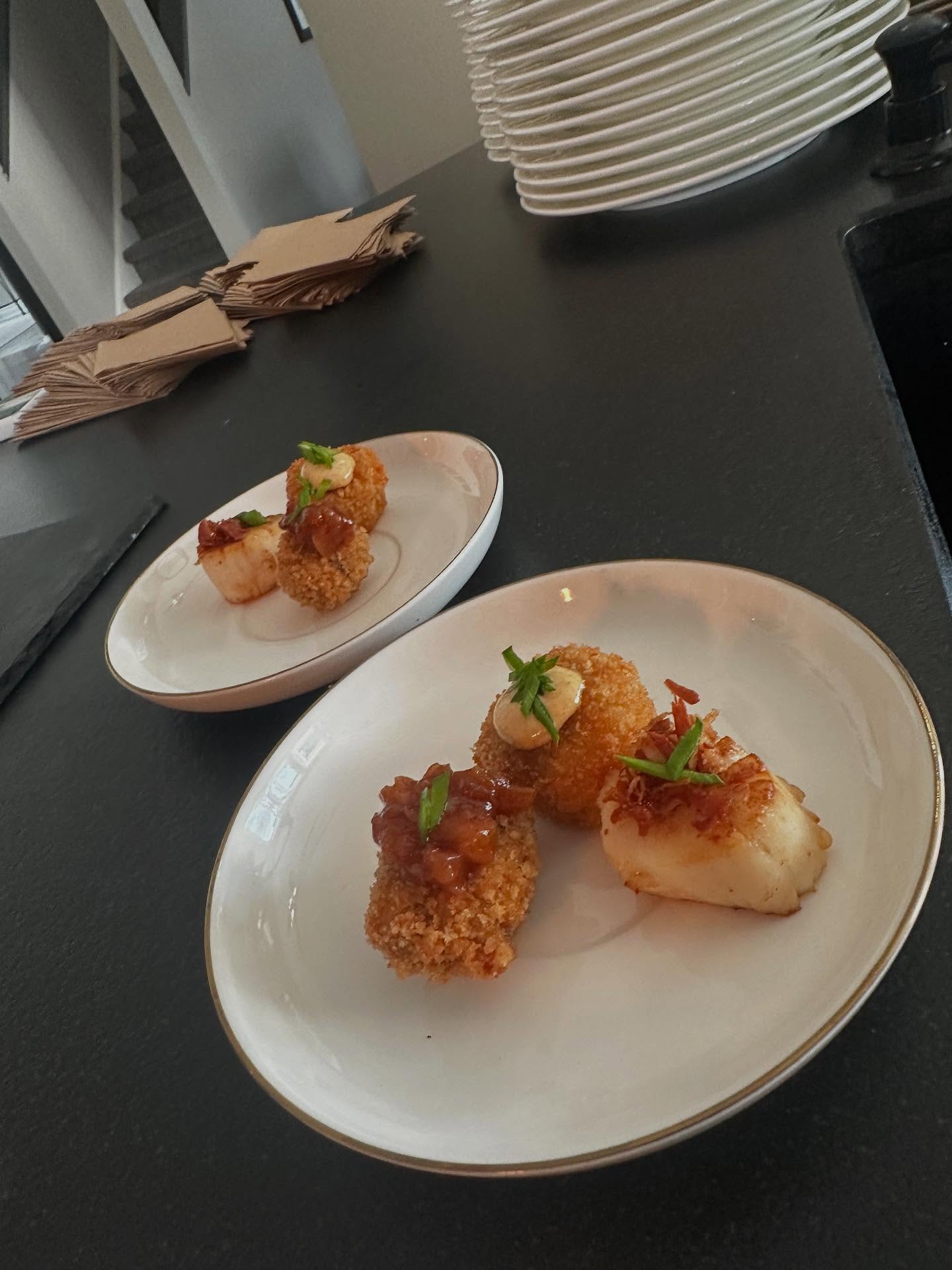 Congrats T+J on their beautiful wedding!!
🗣️ Couple shoutouts are in order:
Thank you Chef @thechrisbetter for your help building, prepping and executing tonight’s menu. Couldn’t have done it without ya 👨🍳
Thanks a million to @rymckay97 for your impeccable service and attention to detail! You were a rockstar all night ☺️