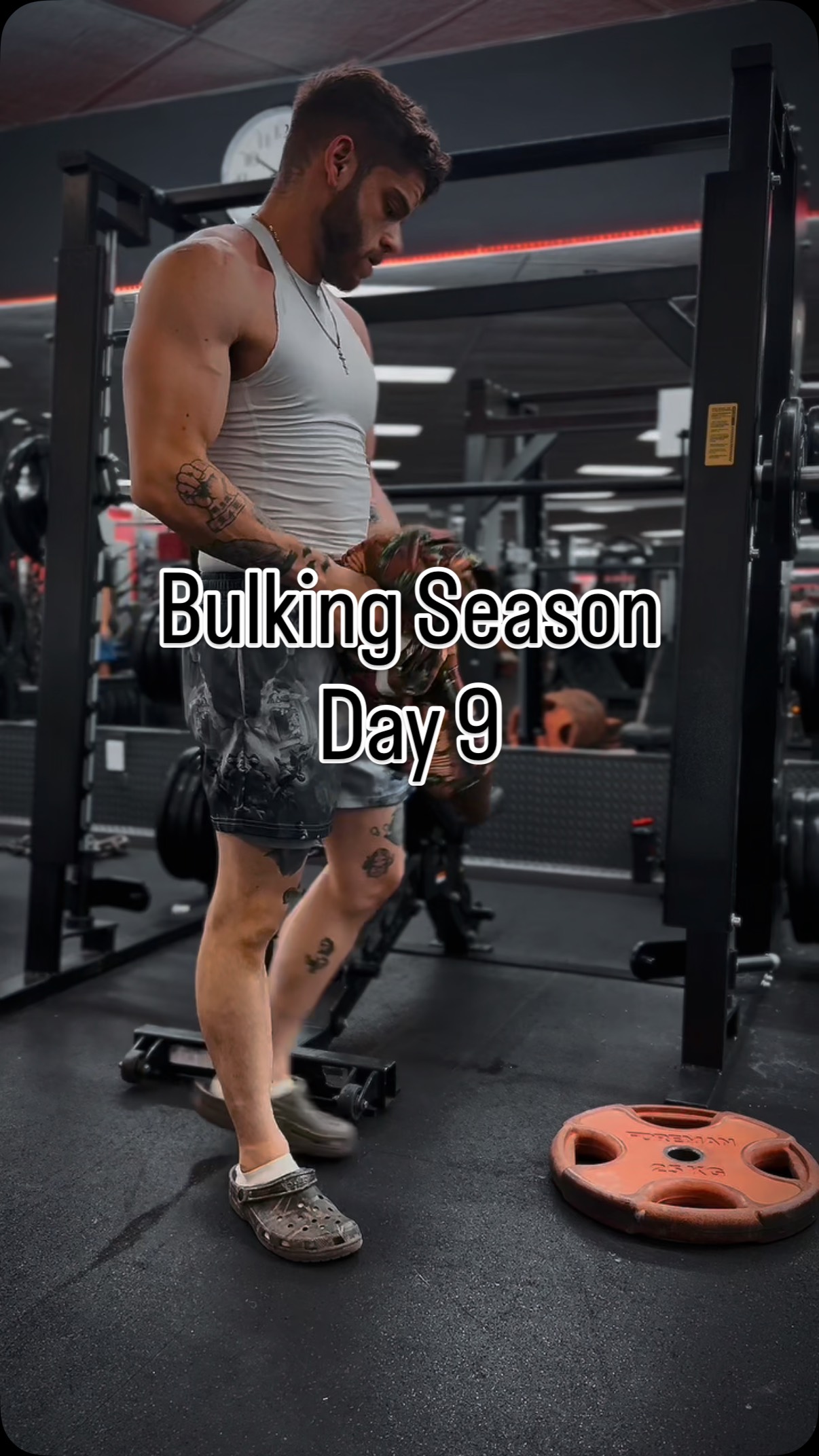 The gym is my reset button. It’s where I push myself, clear my head, and get ready to give my best to everything, and everyone, waiting for me outside. 💪🔥
#GymTherapy #ChasingGreatness #BuiltNotBorn #DisciplineEqualsFreedom #StrengthThroughConsistency #StageBound #keepgoing