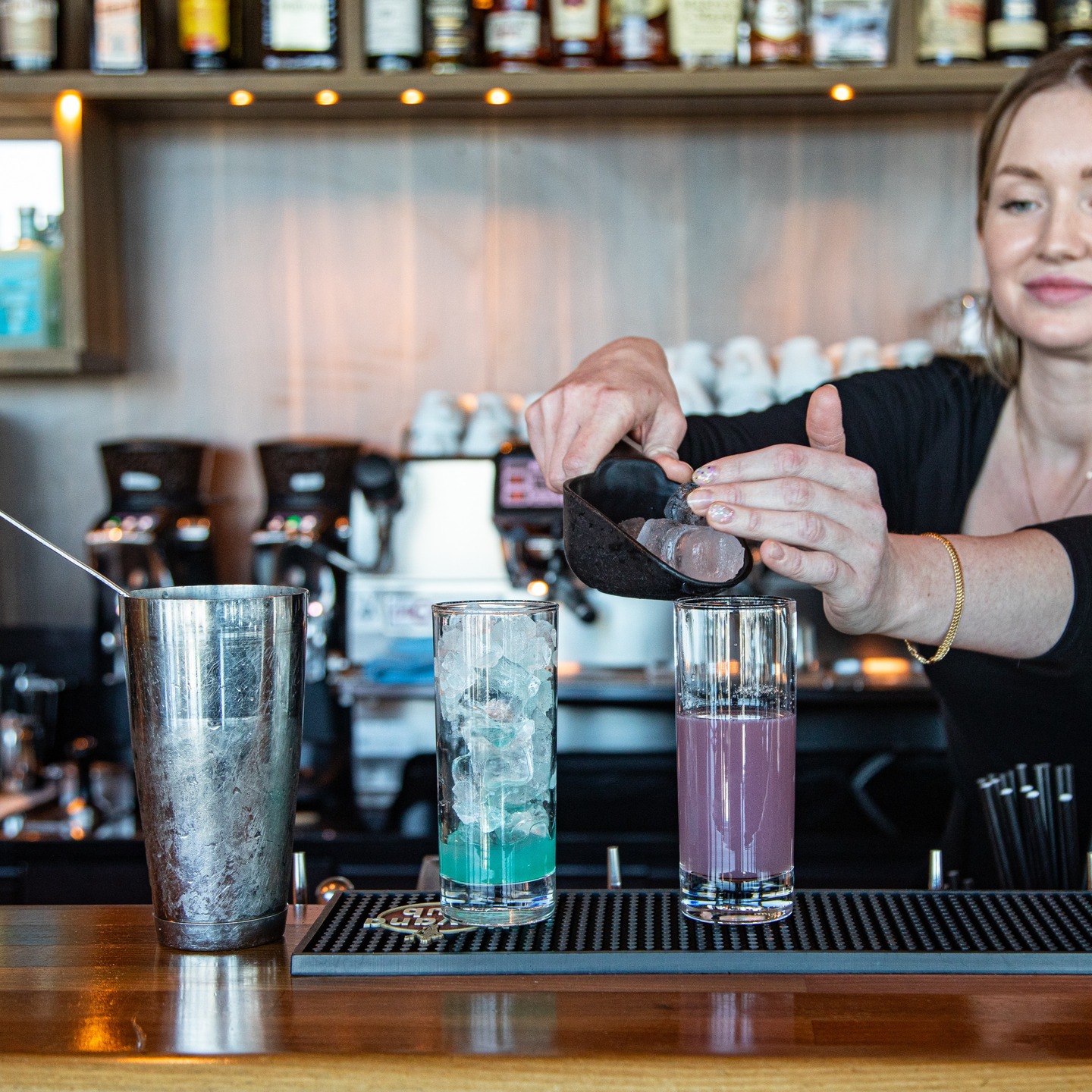 Lust auf einen kühlen Drink in unserem Bistro?
Wir freuen uns auf Ihren Besuch bei schönstem Wetter und fantastischer Aussicht über die Stadt.