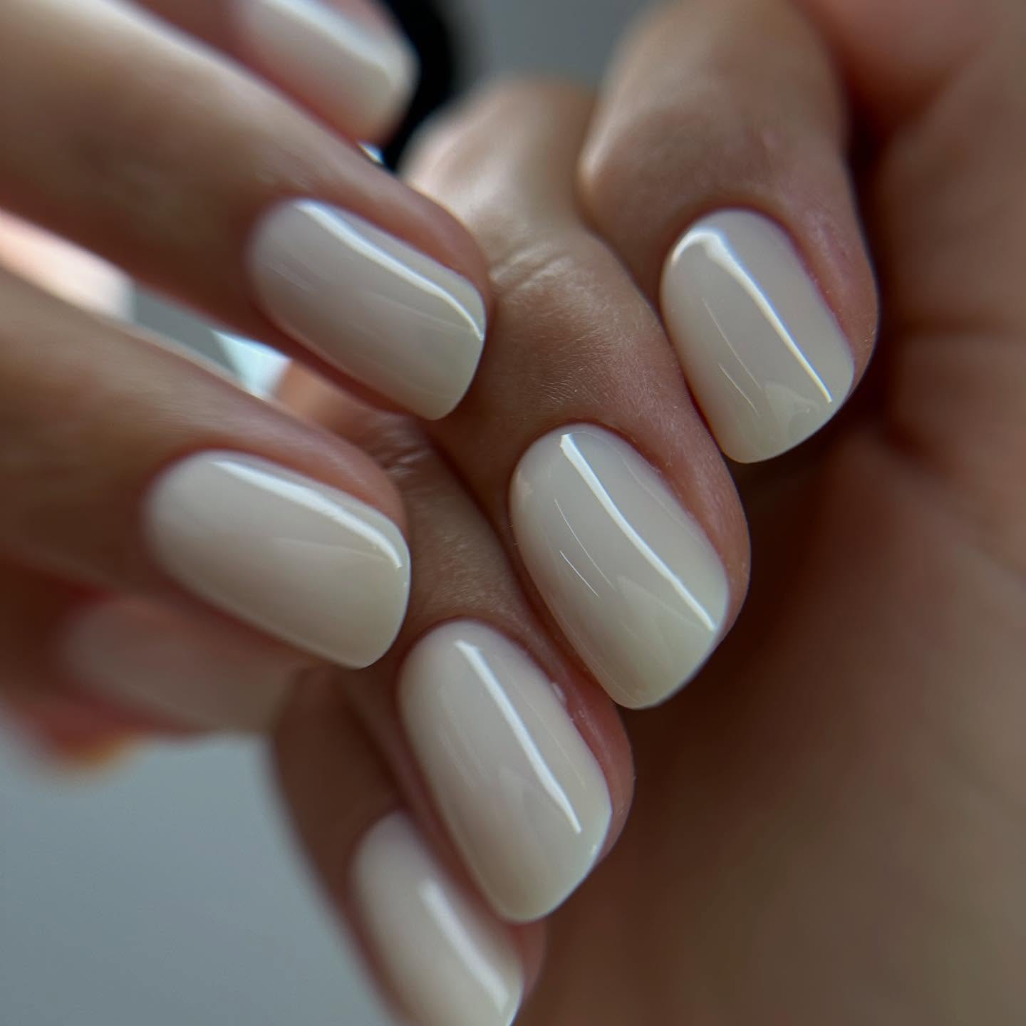 NAILS FOR BRIDE ✨
Rad: Ana 🌸
Koristile smo:
Kaucuk base
Dark pro 26
Dark ivory
🤍