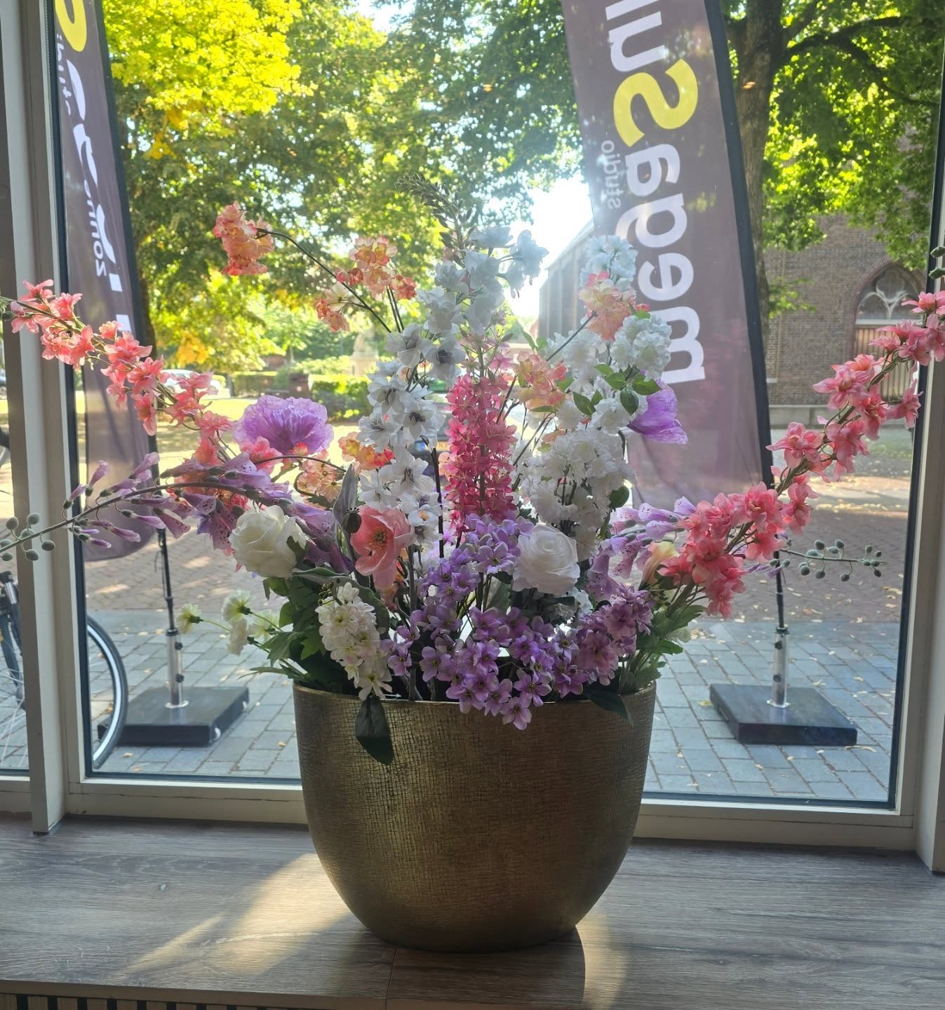 Met dit mooie weer op komst mag mega sun nog even na genieten met een prachtig pastel boeket 🩷💜🤍