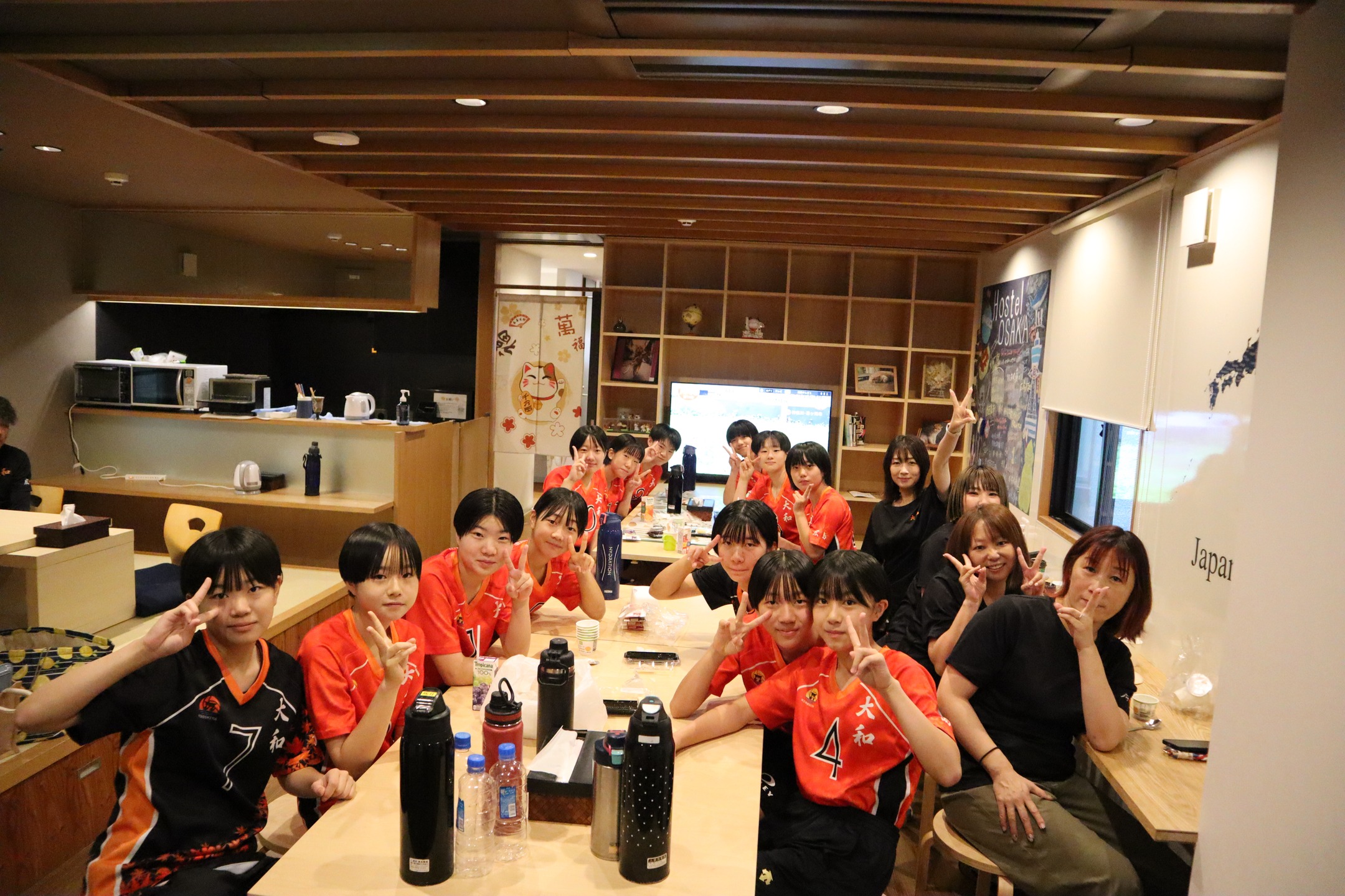 We were thrilled to welcome the Hiroshima high school volleyball team for the 4th time to our hostel! 🏐💯 We are truly grateful that they always choose us for their stay.
Here you can see them having breakfast in our shared space on the 6th floor of the hostel🥐☕🍳
This time again they came for 2 nights, and we wish them the best of luck for their volleyball match today 💪 and a safe journey back to Hiroshima! 🚌💨 We hope they were able to make wonderful memories here in Osaka.
Looking for a place to stay with your group? Hostel OSAKA also accepts group reservations! 😄
Got questions about bookings?
Reach out to us through our website! 🌐
広島の高校バレーボールチームのみなさんが、今回でなんと4回目のご宿泊🏐✨
いつも私たちのホステルを選んでくださり、本当にありがとうございます😊
写真は、6階の共有スペースで朝食を楽しんでいる様子です☕🥐🍳
今回も2泊のご滞在で、本日行われる試合に向けて朝から元気いっぱいでした!💪
試合でのご健闘を心よりお祈りしています🔥
そして、広島までの道中もどうかお気をつけて🚌💨
大阪で素敵な思い出ができていたらうれしいです!
📣 団体でのご宿泊をご検討中の方へ
Hostel OSAKAでは、グループでのご予約も受け付けています!お気軽にお問い合わせください😄
======================
Where elegance meets adventure, and every stay feels like home.
📩 contact
contact.hostel-osaka@meishin-group.co.jp
☎ 06-4301-5466
======================
#Volleyball #groupstay #民泊 #ホステル #ホステル暮らし #hostel #hostellife #travel #travelawesome #トラベル #大阪旅行 #japan #osaka #오사카온천 #osakajapan #大阪観光 #日本 #온천여행 #トラベルスタイル #トラベルグラマー #バックパッカー #backpacking #ınstatravel #explorepage #explore #ınstagood #amazing #南森町 #梅田
