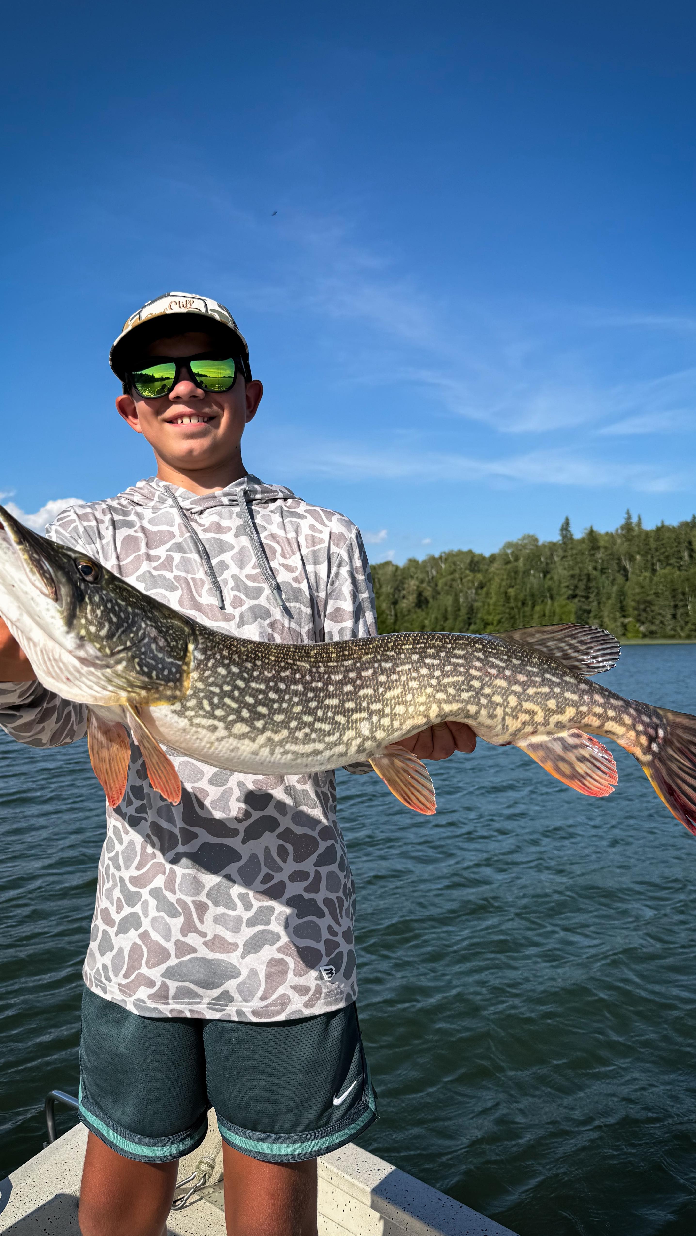Perfect vacation spot for 5 boys #familyofseven #vacationatpinecliff #canadiantrophyfishing