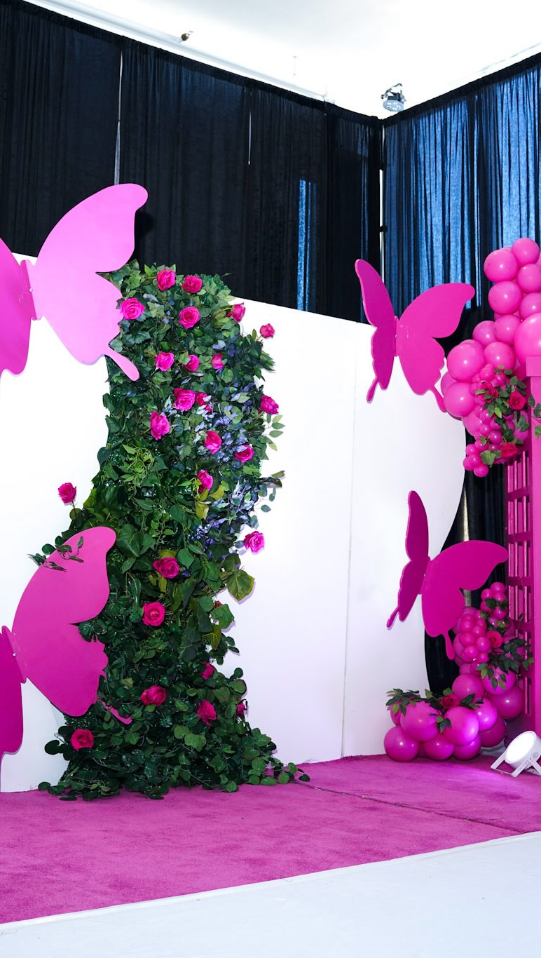 This Room Transformation Is Bananas !!!
@mgthemortgageguy @mayy_bayybee
Baby Munckin Baby Shower !!!
Designer - @toriwilliamsevents
#toriwilliamsevents #toriwilliams #nyc #babyshower #babyshowerdecor #pink #luxurydecor #luxuryevents #luxuryeventdesign