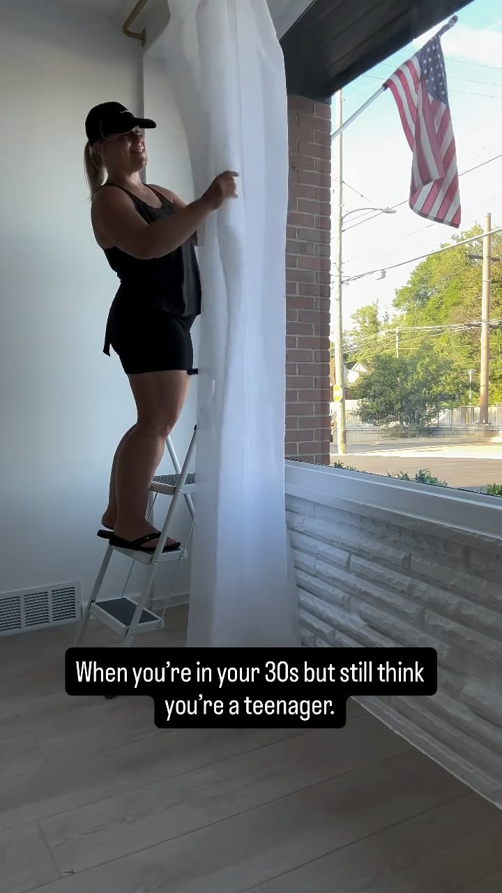 Nobody was injured during filming 🤪 Just having fun making my first reel at Studio Neva. Check out that 7 PM light and the new floors! Set to launch in September.
#StudioNeva #PhotographyStudio #PittsburghPhotographer #StudioLaunch #NaturalLightStudio #BethelParkPA #PhotographersOfInstagram #StudioRental #PittsburghPhotography #CreativeSpace #NaturalLightPhotography #BehindTheScenes #StudioLife