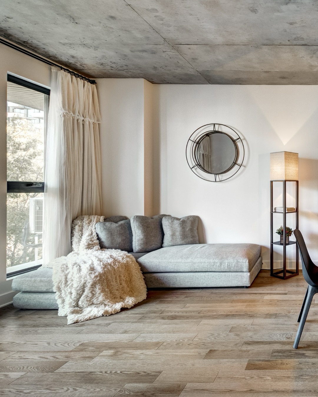 Yours Immobilien steht für hochwertige Immobilienvermittlung. Wir bewerten, bewerben und stagen deine Immobilie professionell und stilsicher. Folge uns, wenn du mehr über unsere Services erfahren möchtest. #immobilien #makler #homestaging #vermittlung #frankfurt #frankfurtammain