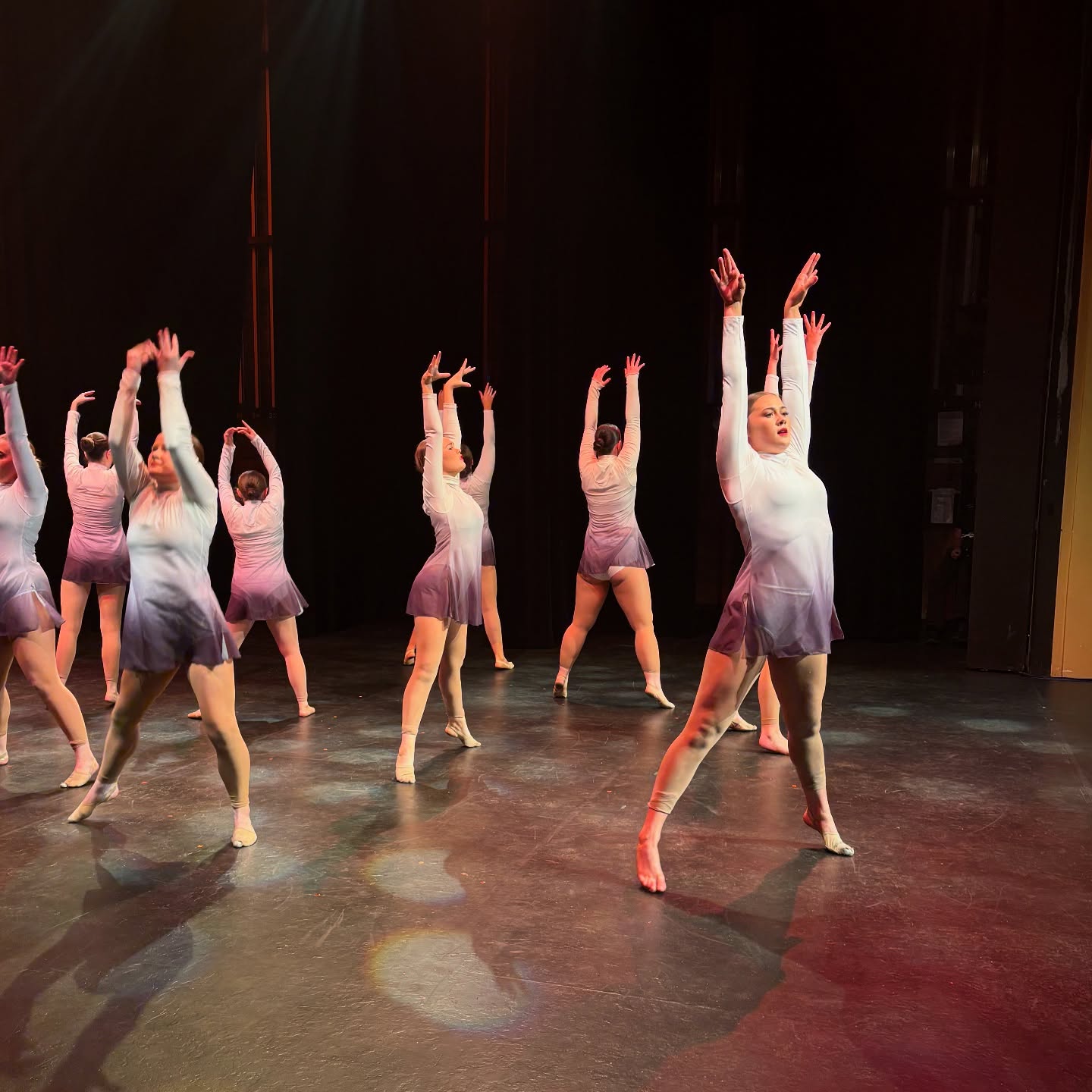 Dance with us, without the stress! ✨ Join our new open lyrical group, designed for former dancers who want to enjoy one style, one class, for one hour, every Wednesday. No pressure to perform, just the opportunity to have a groove every week 💓 Contact us for more info 💌