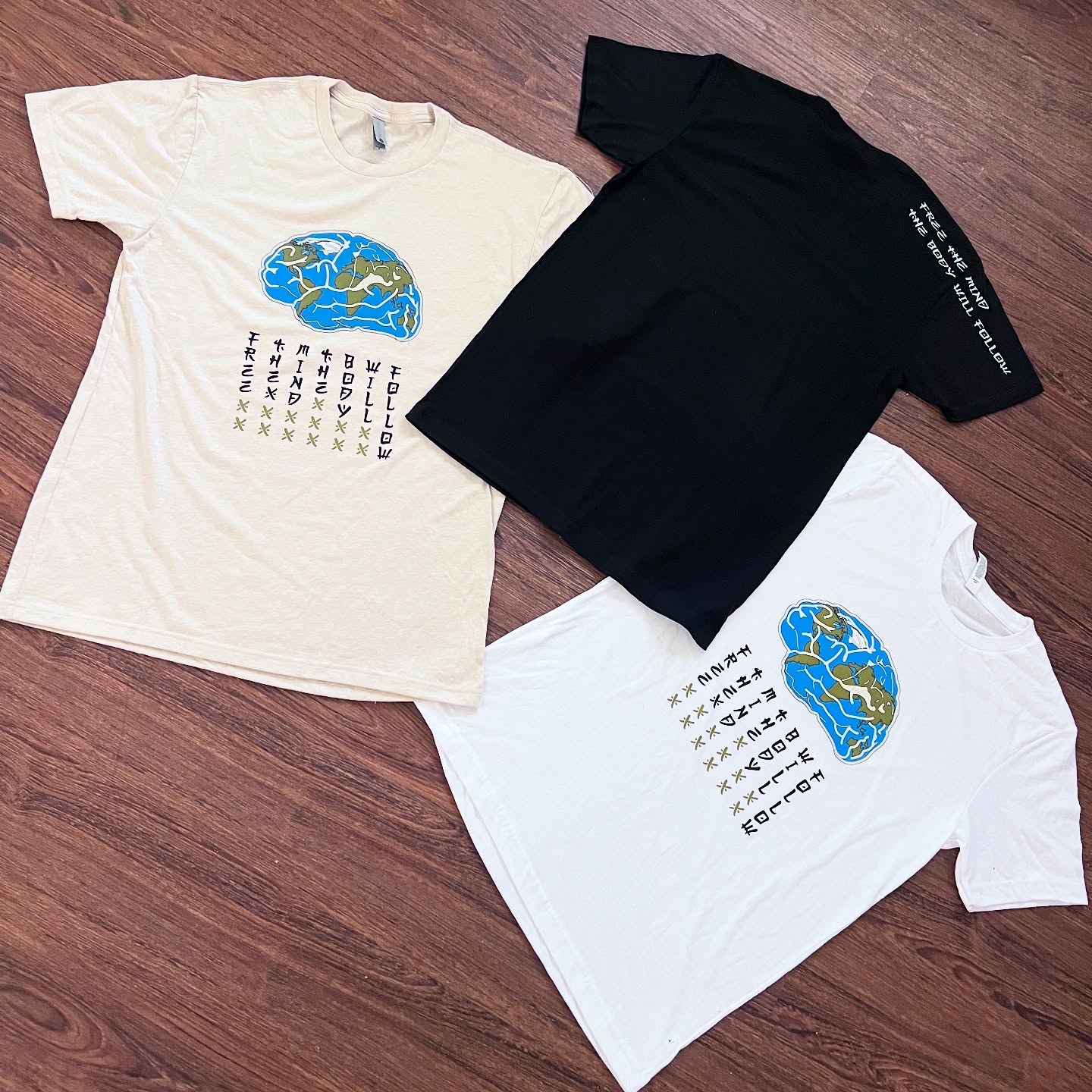 🧠🌍 From my home to yours.
Every shirt is designed right here in my house with purpose, creativity, and care — made for everybody.
100% cotton, always. Because comfort matters.
Wear it. Feel it. Live in it.
Which one’s your favorite? 👕
#MindBodyWillow #StreetwearWithSoul #DesignedAtHome #SupportSmallBusiness #100PercentCotton #UnisexStyle