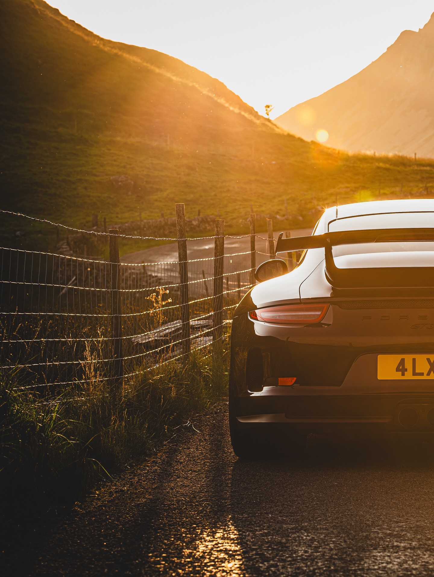 A cheeky spin in the mountains last night with @alex.davies and his GT3.
#eryri #snowdonia #porschegt3 #porsche #snowdonianationalpark #supercar #carsofinstagram #gt3 #cars #carporn #northwales #porsche
