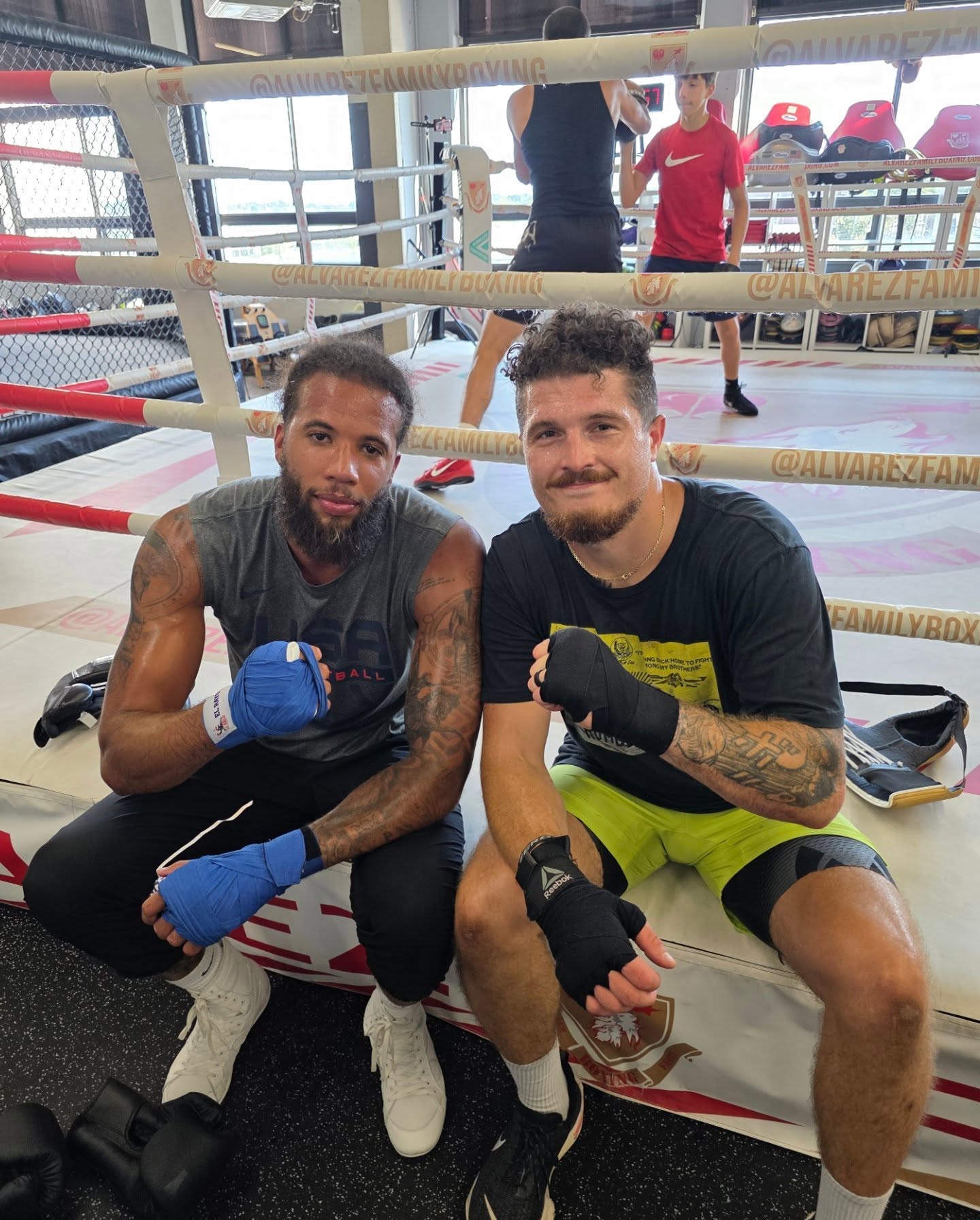 Post sparring vibes! Michael and Jay got some good rounds in while Marcus and Austin were in the backdrop grinding. Never know who's in the gym! Possible sightings tomorrow AM 😎
#boxing #boxinggym #sparring #training #salemmassachusetts #salem #northshore #grind