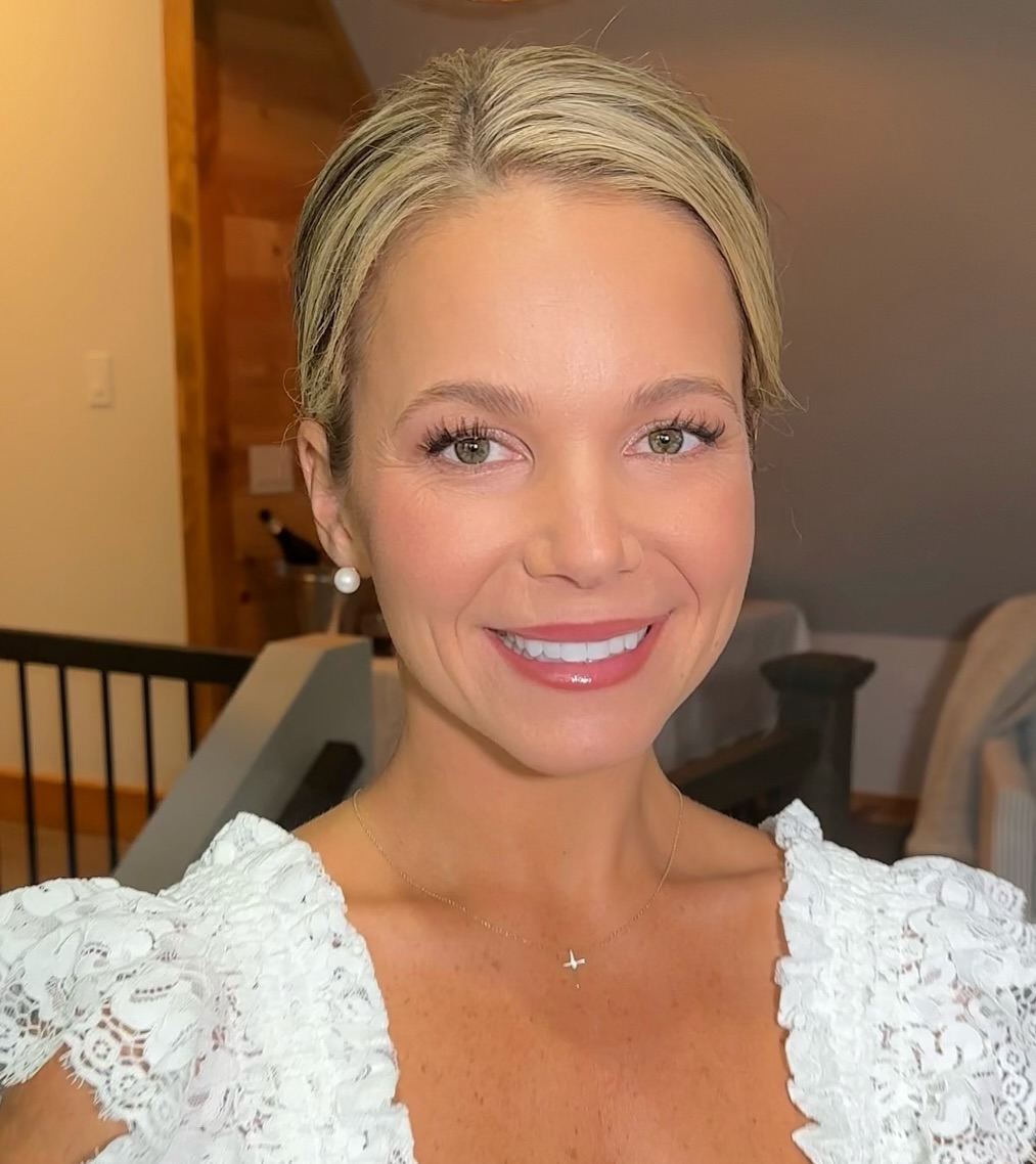 My beautiful bride Jennifer was looking flawless, elegant, and timeless today! π
Beauty used:
@temptu Perfect skin airbrush foundation
@embryolisseca moisturizer
@tartecosmetics creamy + radiant shape tape concealers and rose blush bar palette
@charlottetilbury flawless airbrush setting powder + eyes to mesmerize cream shadow
@viseart neutral eyeshadow palette
@toofaced milk chocolate bronzers
@hourglass strobe light palette
@lorealparis waterproof voluminous mascara
@ardellbeauty individual cluster lashes
@glossier brow gel in blonde
@makeupforever artist lip liner
@diorbeauty plumping lip gloss
SHARE with a future bride + SAVE for makeup inspo! β¨
Looking for an artist who can bring out your natural beauty?
β‘οΈ DM or click the link in the BIO to book! π©
#colourationsmakeup
Luxury wedding makeup and hair
Kingston Ontario makeup artist
Kingston Ontario hairstylist
Prince Edward County makeup artist
Prince Edward County hairstylist
1000 islands makeup artist
Quinte West Ontario makeup artist
Eastern Ontario makeup artist
Ottawa makeup artist
Kingston Ontario airbrush makeup artist
Prince Edward county airbrush makeup artist
Soft glam makeup, natural bridal makeup, flawless natural bridal beauty, bridal makeup and hair, flawless airbrush makeup, wedding party makeup and hair, kingston wedding vendors, prince Edward county wedding vendors, 1000 islands wedding vendors, bridal makeup inspiration, wedding makeup inspiration, wedding hair, wedding makeup