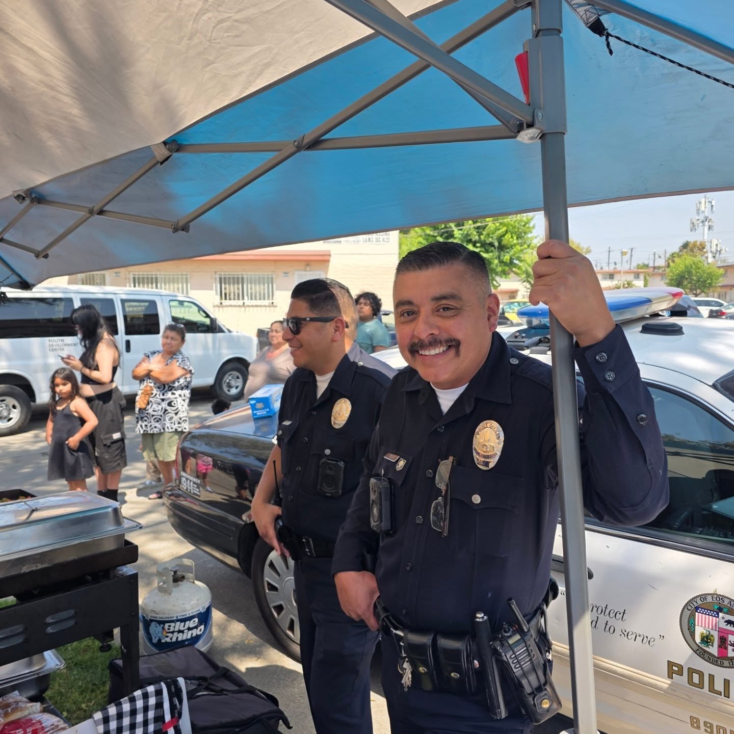 The CSP team at Ramona Gardens, in collaboration with our partners at HACLA are making sure their residents are ready to go back to school. With backpacks, supplies, and yummy food, everyone who came out had a great time. A special thank you to our donors, community partners, neighbors, & friends for setting up a successful event! 📚🎒