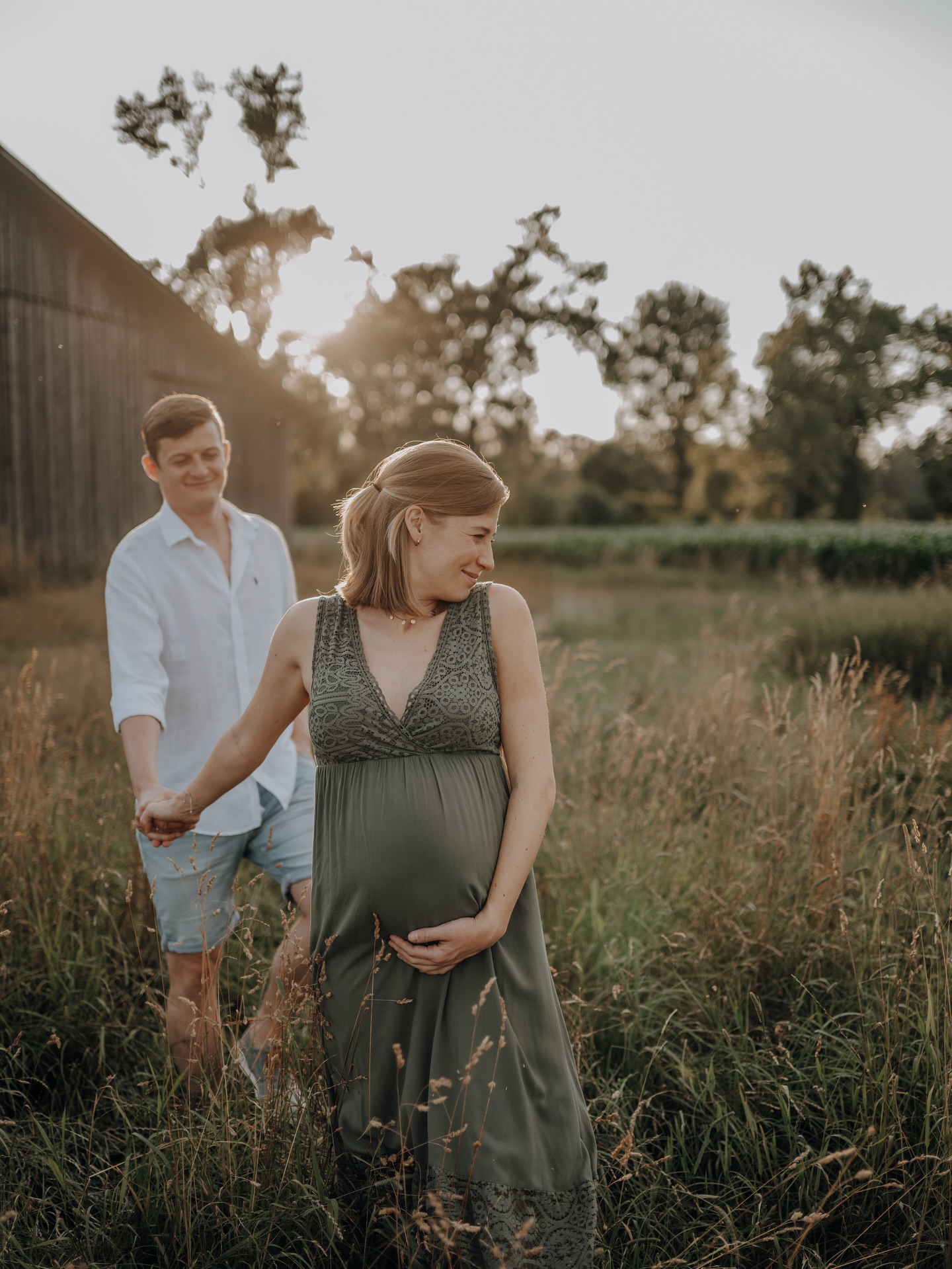 Little miracle ✨🫶🏻
Wisst ihr was ich wirklich toll finde an meinem Job als Fotografin? Wenn ich diese Fotos sehe, fühle ich mich mal wieder unglaublich geehrt die besonderen Momente im Leben meiner Freunde festhalten zu dürfen. Egal ob ein Paarshooting, das warten auf das erste Wunder, tolle Erinnerungen für die Familie oder eine Verlobung und früher noch Hochzeiten - I love it 🤞🏼
#maternity #babybauchshooting #schwangerschaftsshooting #parentstobe #authenticlovemag #pregnancyphotoshoot #babybelly