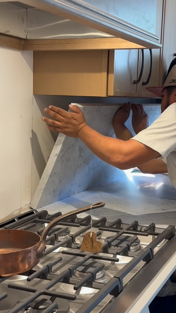 SNEAK PEAK of a BTS in our #devengercottage kitchen renovation! Isn’t this Calcutta marble backsplash GORGEOUS?!? We are sooo excited. The guys did a GREAT job and it is truly a jaw dropper. Can’t wait to show you the final result!
#yeahthatgreenville #greenvilledesigner #nowthenstudios #interiordesignmagic #uniquedesigns #designedwithlove #englishcottagekitchen #marblecountertops #marblebacksplash #woodkitchens