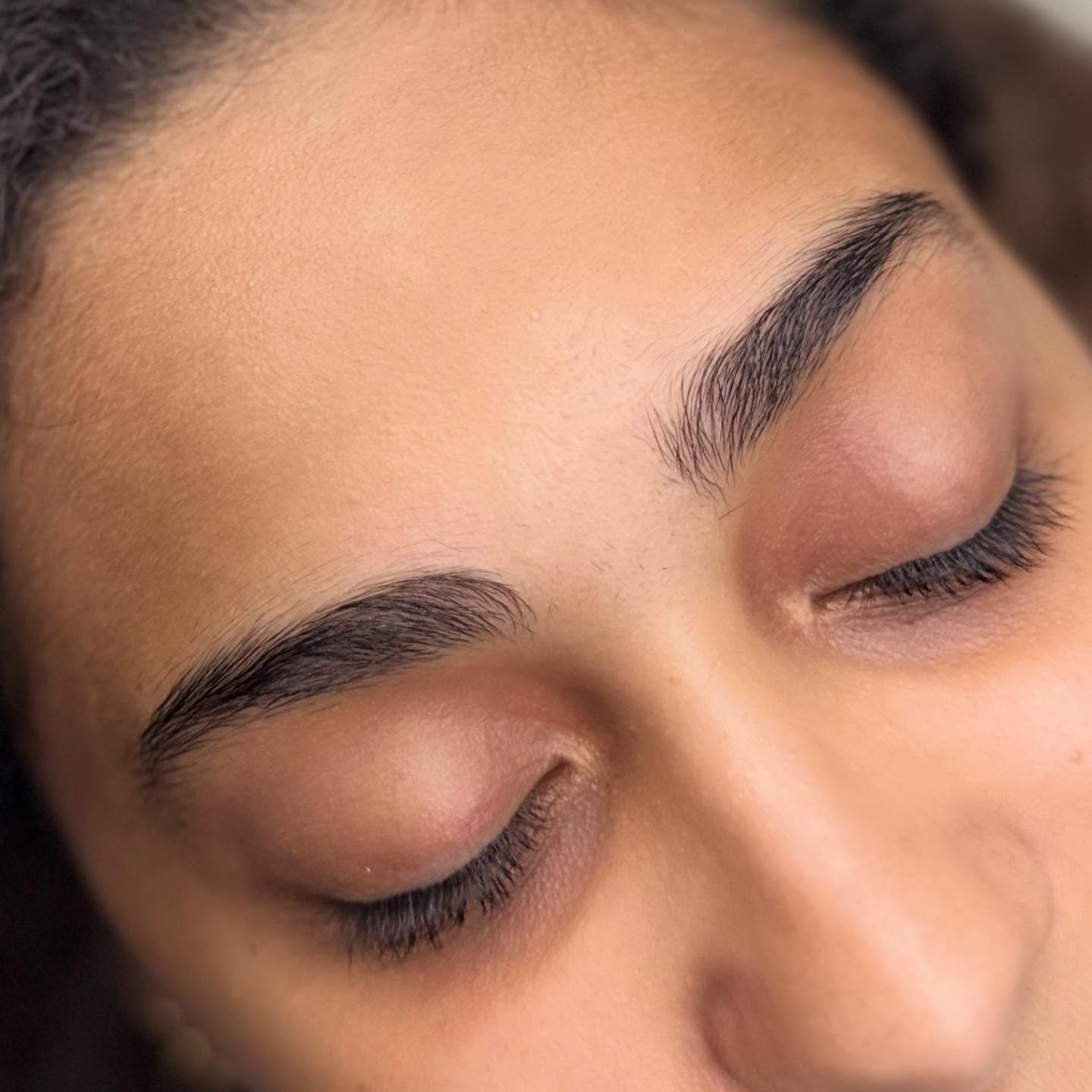 **Get Your Brows On Point with Eyebrow Threading!** ✨
Say goodbye to unruly brows and hello to perfection! 🙌💖 Our threading service will give you that flawless arch you’ve been dreaming of. 🌟
Why choose threading?
🌸 **Precision**: We define your brow shape to enhance your natural beauty.
🌼 **Gentle**: Less pain than waxing, with no chemicals involved!
🌺 **Long-Lasting**: Enjoy perfectly shaped brows for weeks!
Ready to elevate your brow game?
📅 Book your appointment today and let the skilled technicians work their magic! 💫
.
.
.
#eyebrows #eyebrowthreading #eyebrowstudio #eyebrowstylist #eyebrowgamestrong #eyebrowgoals #eyebrowonfleek #eyebrowonpoint #threading #threadingbrows #perfectbrows #longlasting #beautygoals #beautyroutine #selfcare #hongkong #beautystudio #susanbbeautystudio #saiyingpun ✨💫