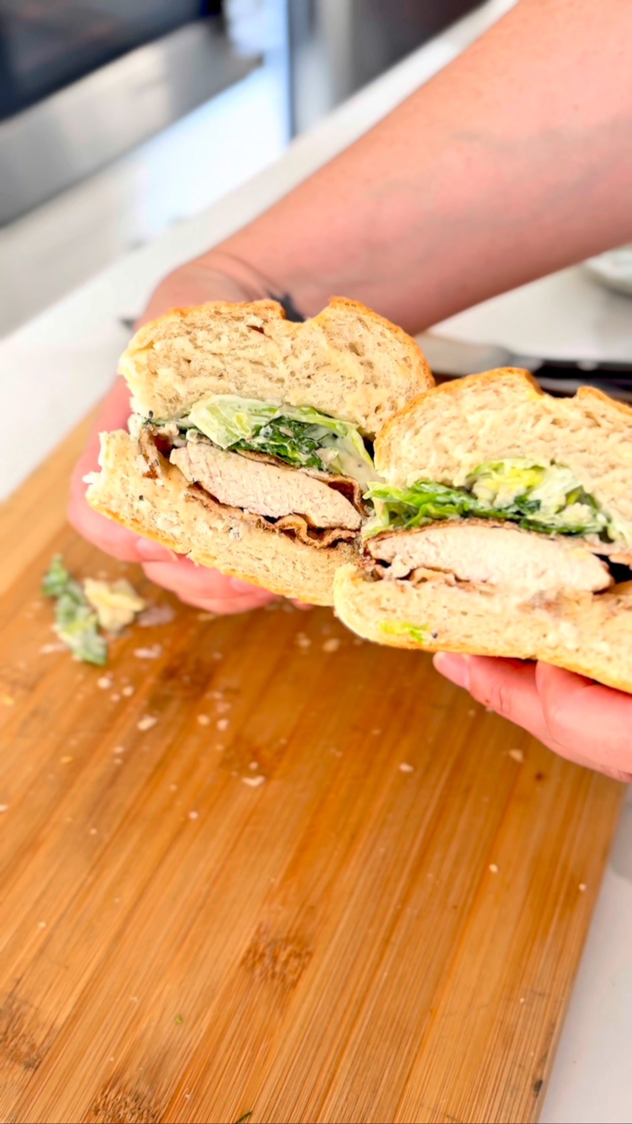 National Sandwich Month: Day 14 brings you the Viral Chicken Caesar Salad Sandwich 🥪🥗 with a special guest in the kitchen! Carla from Early Learning Foundations joined me for a fun cooking collab, and together we whipped up this crunchy, creamy, flavour-packed sandwich that’s been blowing up online.
🎥 Full cooking + vlog video with Carla is coming soon to YouTube, plus we also filmed Day 15’s sandwich and you won’t want to miss it!
Follow along for the next sandwich 🥪
#nationalsandwichmonth #chickencaesarsalad #guestchef #sandwichlove #viral #shorts
