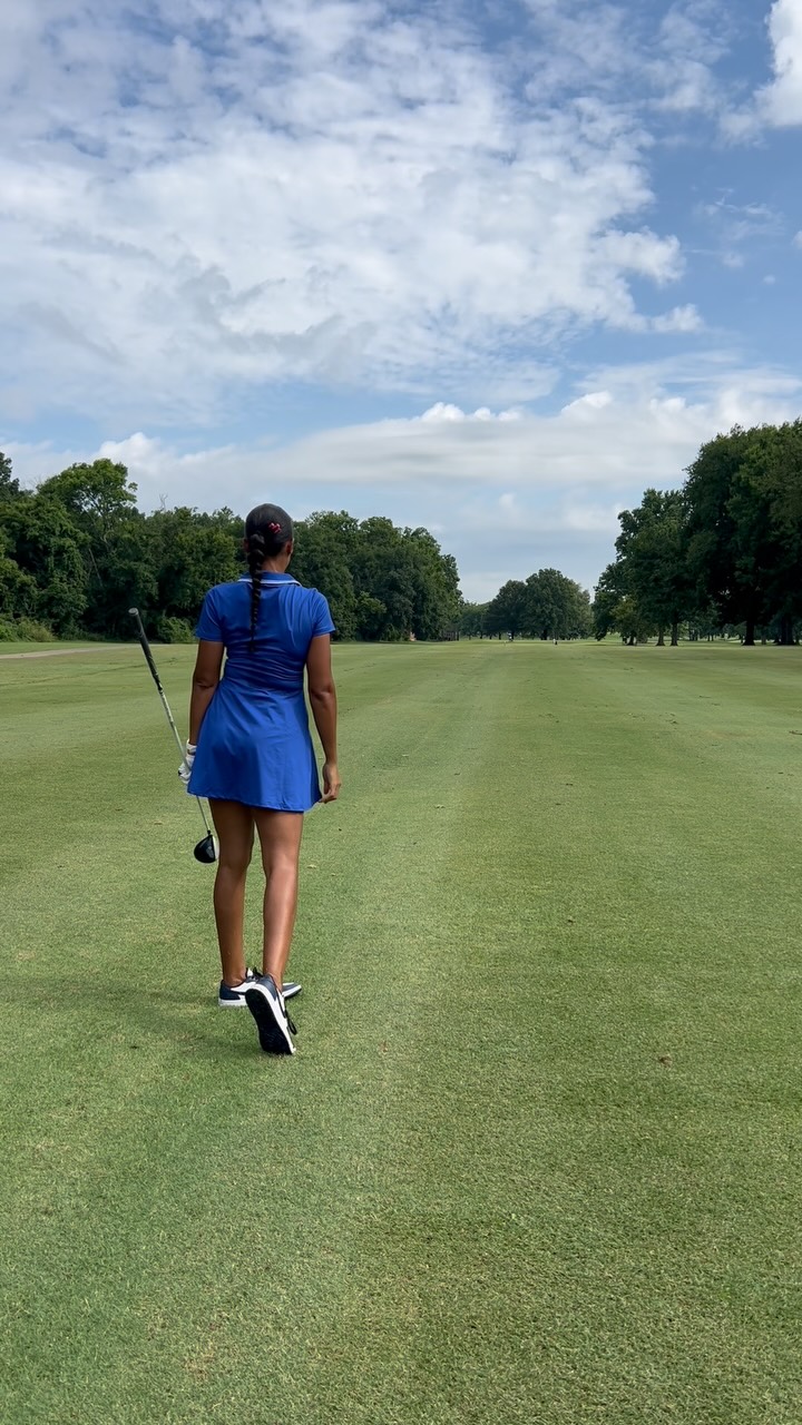 We’ve had a lot of disagreements BUT I’m finally falling back in love with my 5 wood. 😍
What is your least favorite club in your bag right now? #golflife
.
.
.
#GolfAddict #Golf #GolfGirl #Golfer #BeginnerGolfer #GolfSwing #GolfOutfit #GolfFashion #GirlsWhoGolf #WomenWhoGolf #BlackGirlsGolf #BlackGolfer #ContentCreator #GolfContent #Nashville #NashvilleInfluencer