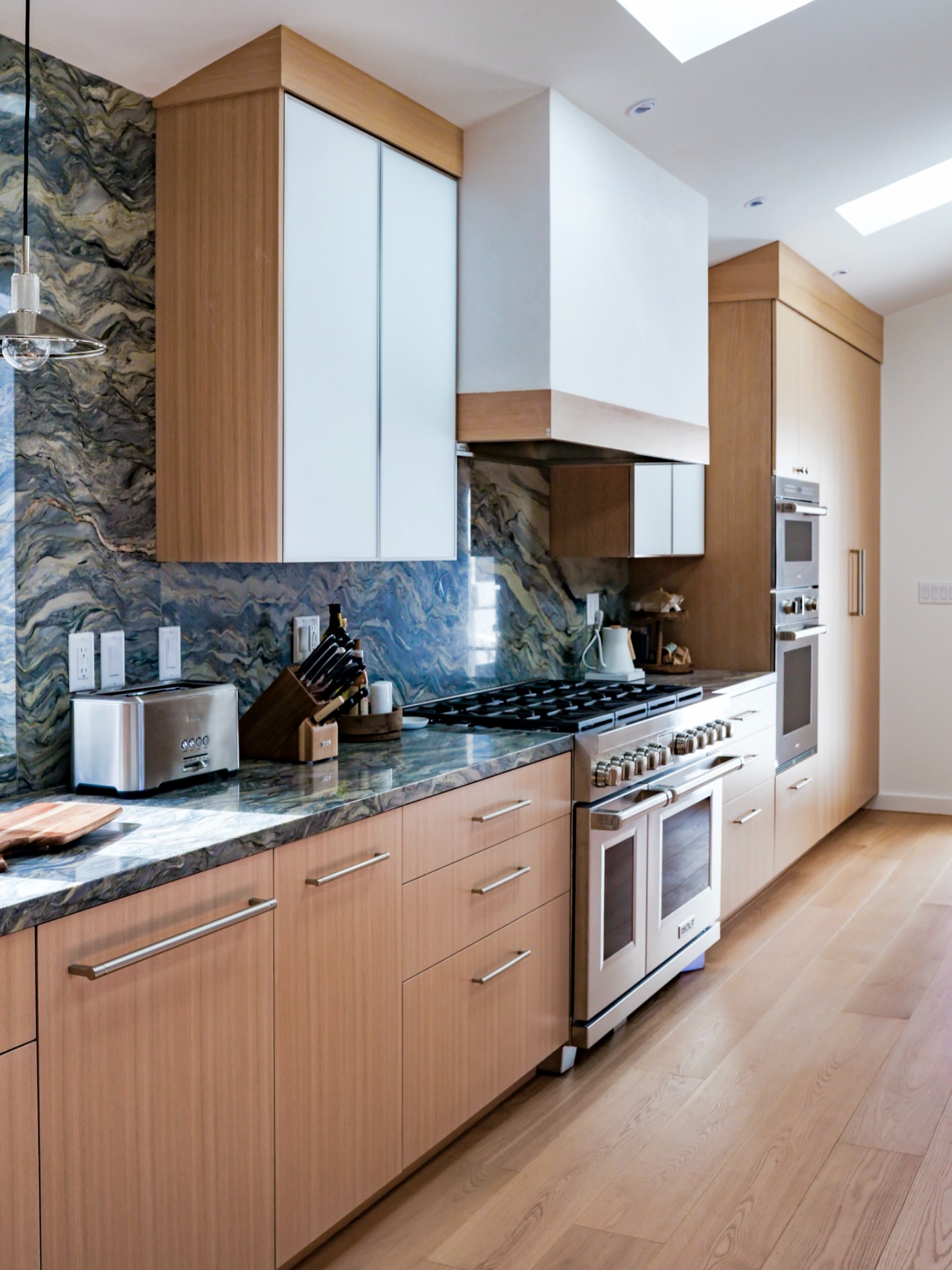 Here's a glimpse of the kitchen from our recently completed West Cliff project! More photos coming soon!
📷 photo by @b.ritt.back