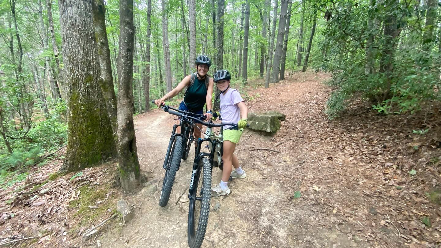 Picked up from summer camp & headed straight to the trails of DuPont State Forest! Mother and daughter taking a 101 mtb tour. Daughter’s first time on legit trails and also first time riding a 29er! What a day! #familytime #motherdaughter #mtb #trails #northcarolina #828isgreat #mtbskillscoaching @explorebrevardnc @dupontforest @falcons_escape