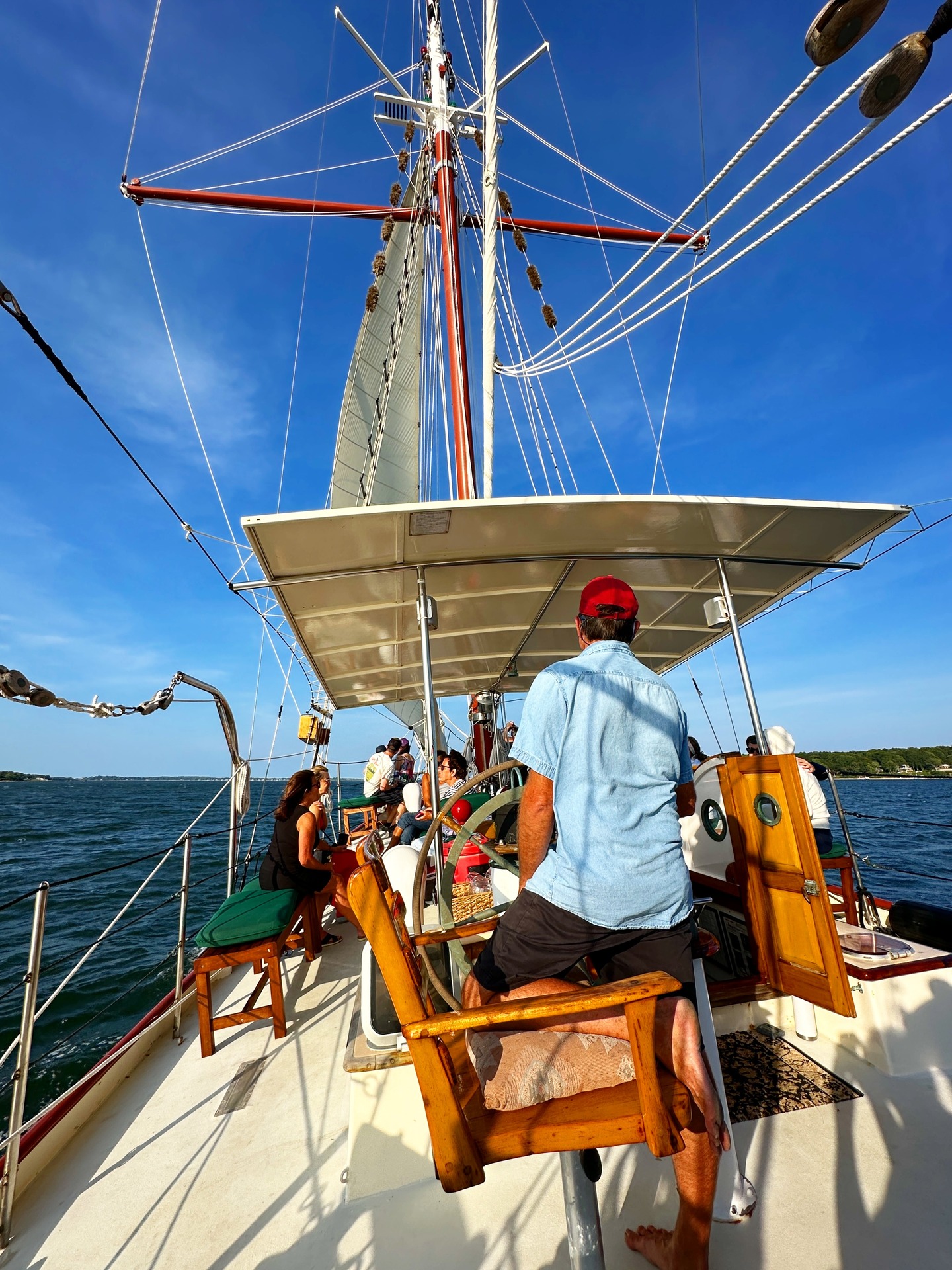 And into the weekend we go!
August has gifted us with glorious weather so far.
Let's soak it up while it lasts, eh?
#greenportny #northforker #discoverlongisland #northforkli #sailinstagram #longislandsailing