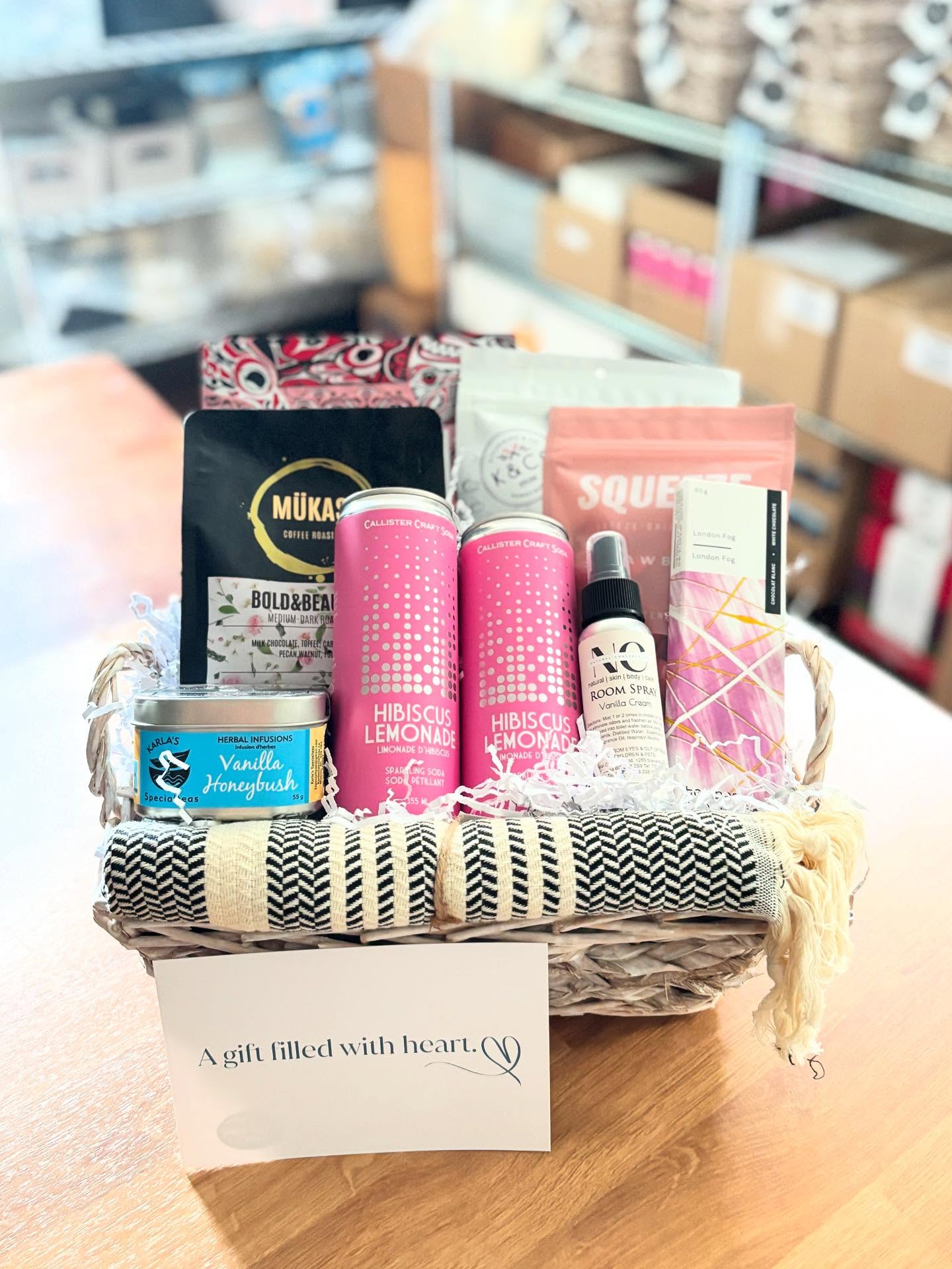 A beautiful example of our Create Your Own Gift option, thoughtfully created by our customer. Isn’t it lovely? I especially love the pink details, like the @squeezegoods and @callistersoda
#CuratedWithCare #FraserValleyBasketCo #BCArtisans #GiftBasketInspo #SupportLocalBC #TimelessGifting