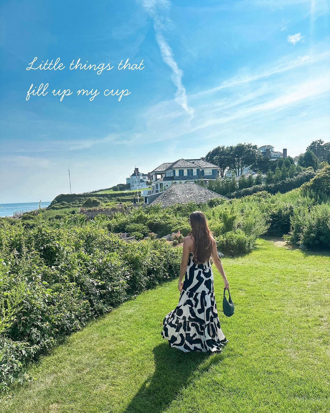 Be sure to fill your own cup before pouring into anyone else’s ☀️
Do the little things that bring you comfort, make you smile, make you laugh, & help you feel loved.
There’s so much beauty & magic in the small moments that we often forget to appreciate.
Take a moment to notice them & invite more of them into your life 🤍