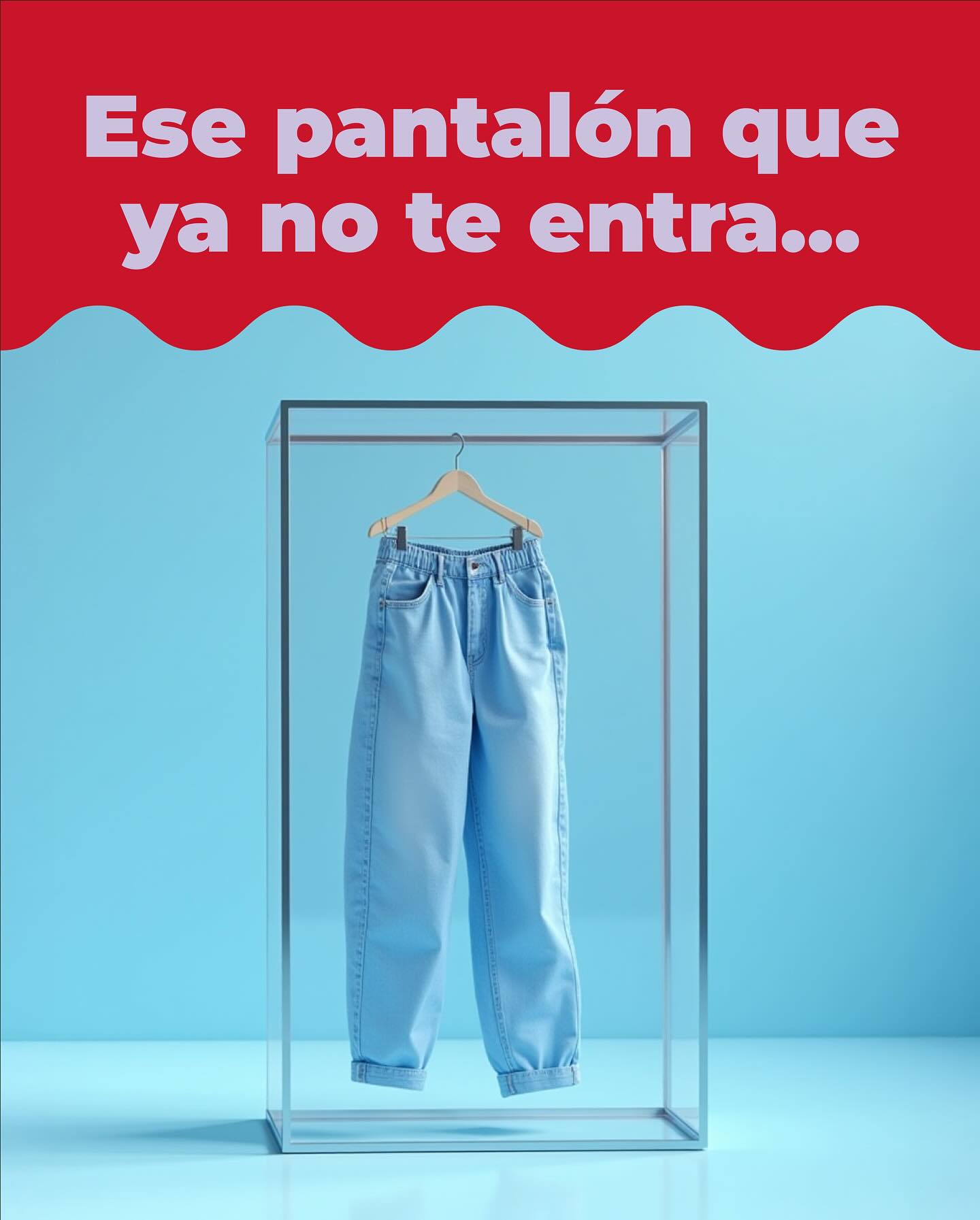 Todas tenemos ese pantalón escondido en el armario.
El mío tiene hasta nombre: el vaquero medidor.👖
Me lo compré con 20 años y, durante mucho tiempo,
lo usaba para “ver si aún entraba”.
Spoiler: ya no entra.😅
Y aunque le guardo cariño, sé que ya no soy esa.
Que apretarme en él sería incómodo, casi ridículo.
Pues con tu marca pasa igual.
No está “rota”. Simplemente se quedó pequeña.
Tú creciste, cambiaste, te volviste más tú.
El branding no es disfrazarte de otra.
Es vestirte con una identidad que te quede como segunda piel.
Que abraces sin miedo. Que te haga pensar:
“Ahora sí. Esta soy yo.” 🌸
💬 Cuéntame: ¿cuál es tu “vaquero medidor”? Esa prenda que guardas aunque ya no tenga nada que ver contigo.