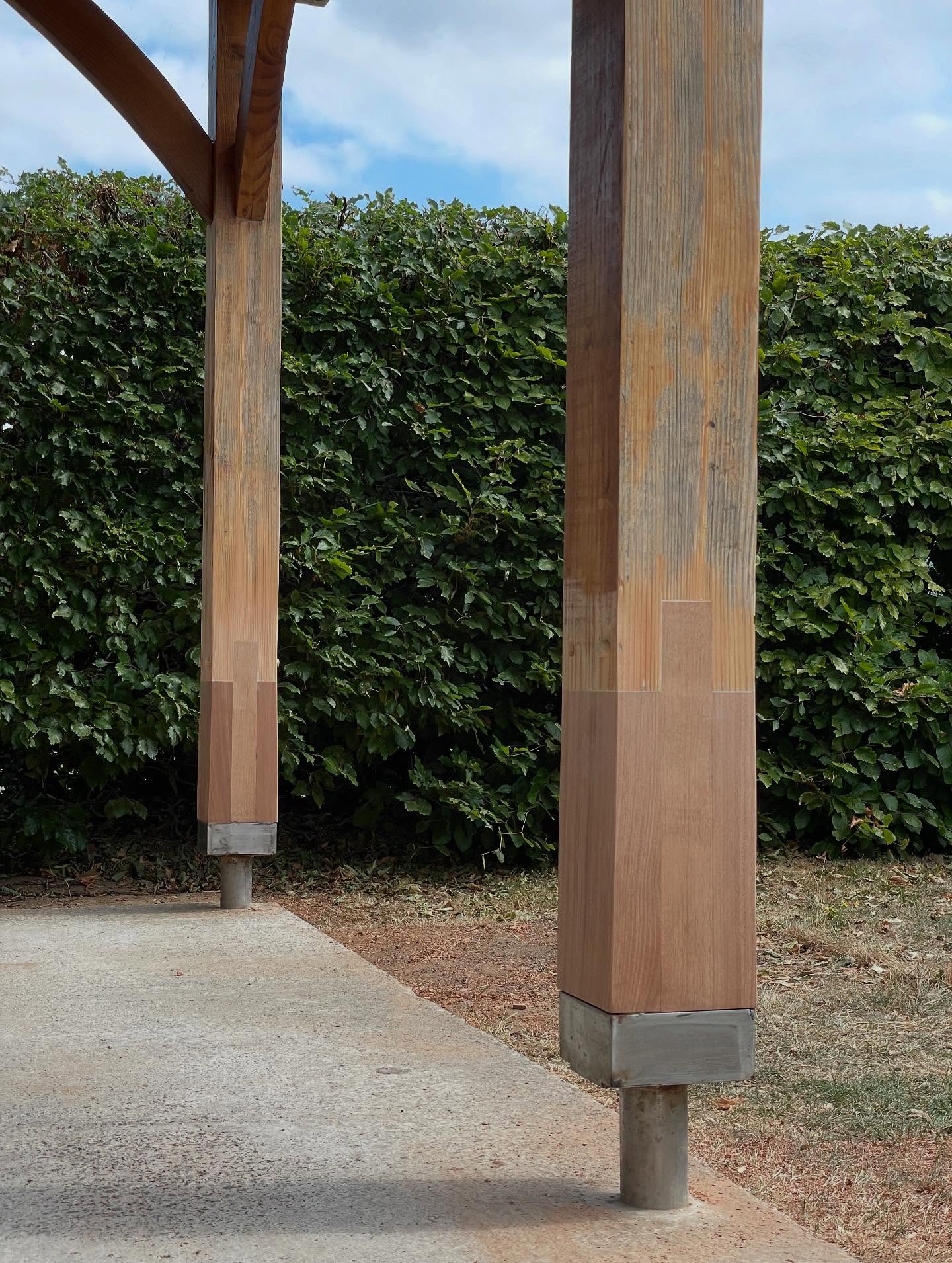 🚨Emergency Frame Repair!🚨 Cracked this little job out on a Sunday as this customer’s carport needed a bit more than some annual summer maintenance! Ended up laminating in some Utile timber with Polyeurethane glue, think it came out okay! #visiblerepair