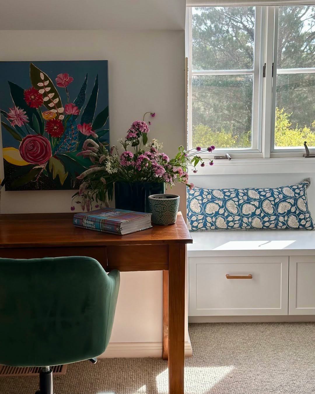 With Sydneyās rain showing no signs of taking a holiday, thereās never been a better time to create your own cosy corner at home. This little vignette from a teenās bedroom shows the little reading nook we created in her attic bedroom by building in a window seat (with bonus storage drawers below - perfect for a quick tidy up when friends are visiting and you have stuff all over the floor!). On a grey day like today its so lovely to see the sun peeking through the windows as wellā¦
If youād love help pulling together a corner that feels like pure sanctuary, letās chatāIād be delighted to help.
#SydneyInteriors #SydneyNorthShore #InteriorDesignerSydney #CosyCorner #RainyDayInspo #HomeSanctuary #InteriorStyling #SydneyHomes #DesignWithColour #ComfortAtHome #InteriorInspiration #HomeDesignSydney #NorthShoreLife #InteriorsAustralia #CreateYourSpace