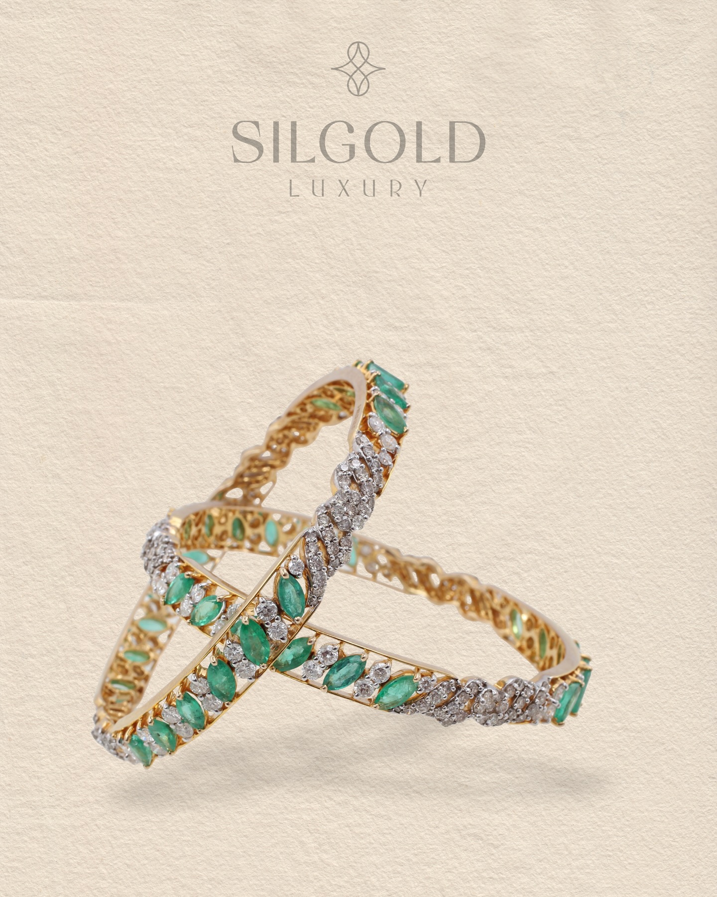 Replace your bangle stack with this pair featuring natural Emeralds and Diamonds!
The perfect, subtle statement piece ✨💎