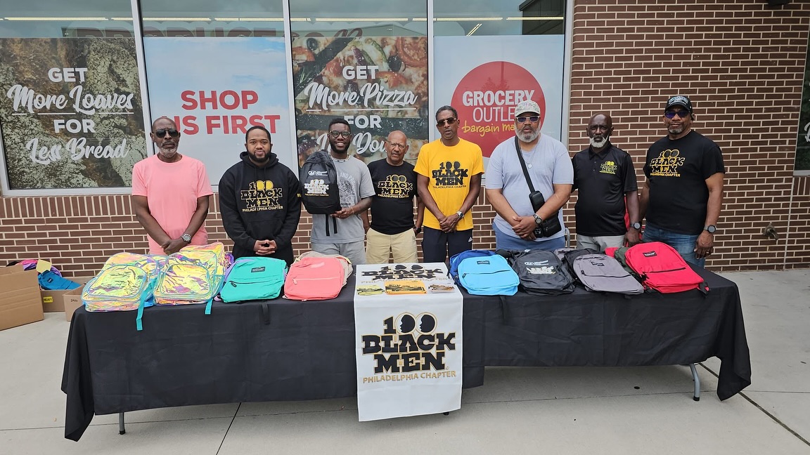 @100blackmenphiladelphia Annual Bookbag Giveaway in partnership with Grocery Outlet in the Sharswood section of Philadelphia for back to school! We were able to support by donating branded bookbags as part as the giveaway as well.
#100BlackMenPhilly
#BookBagGiveAway
#communitysupport
#backtoschool #philadelphia