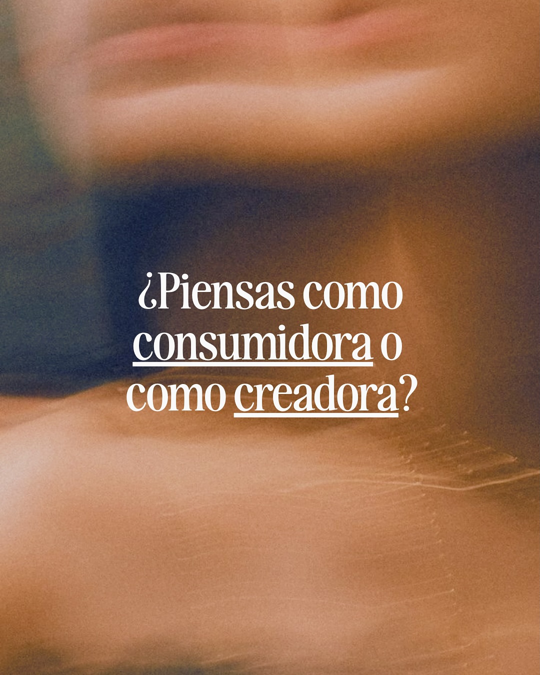 La mayoría empezamos creando contenido desde la mentalidad de consumidor:
👉🏽 miramos el feed, nos inspiramos en lo que otros hacen y publicamos lo que nos gustaría ver.
Pero si quieres que tu marca crezca, tienes que dar el salto: dejar de pensar en ti y empezar a pensar en tu cliente ideal.
Ese es el cambio que abre las puertas a la consistencia, la confianza y las ventas fluidas.
#brandstrategy #mentalidaddecrecimiento #creaciondecontenido #socialmediamanager #socialmediabarcelona
