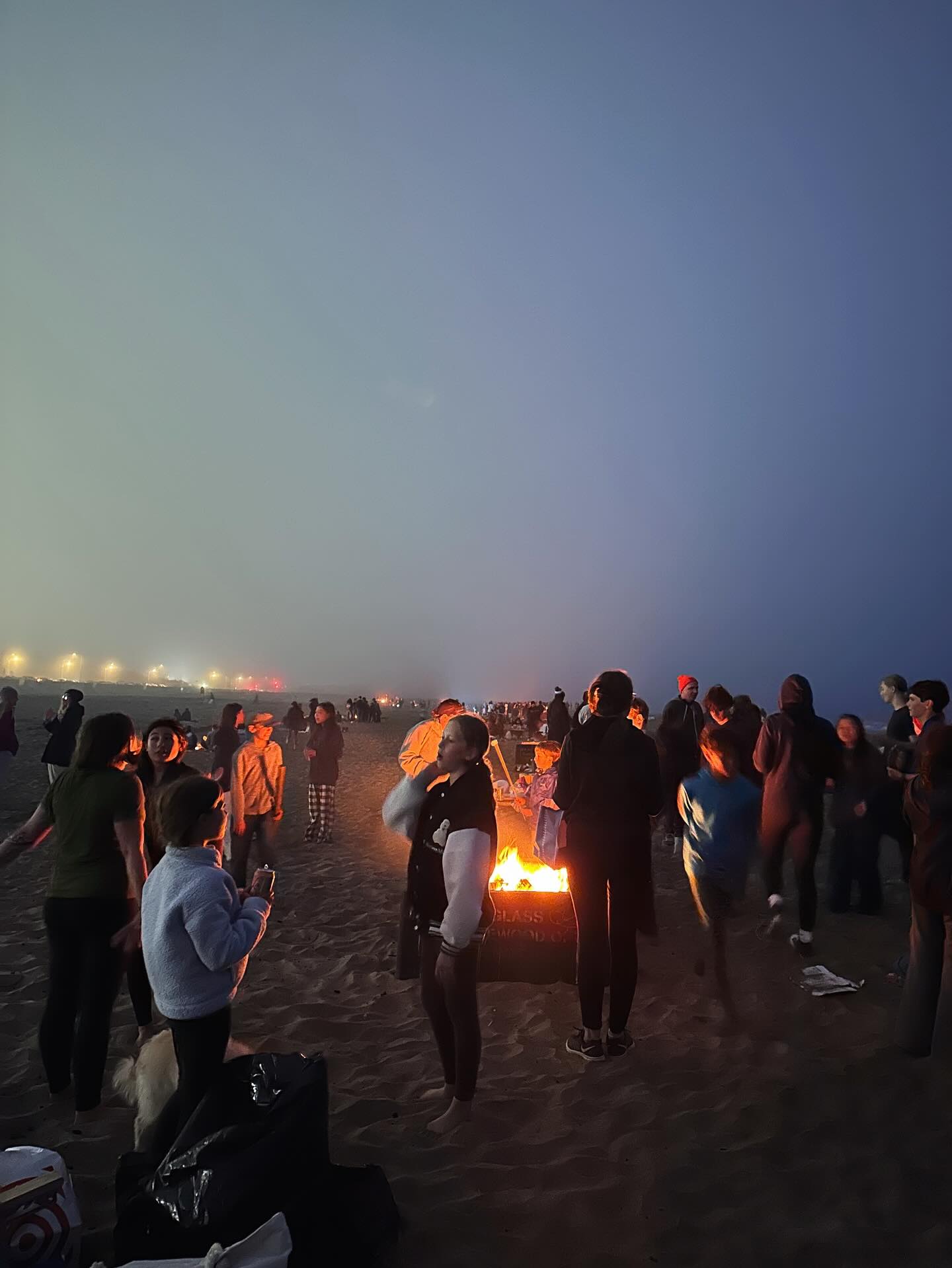 Back-to-school bonfire at Ocean Beach for the Middle School students
#sfschoolhouse