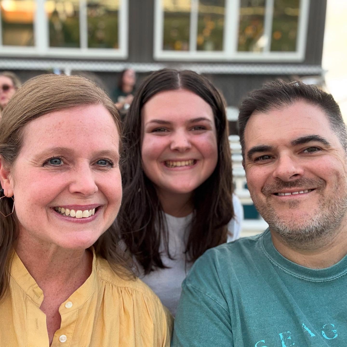 Another senior in the house. #fridaynightlights🏈
•
@hillsboroburros