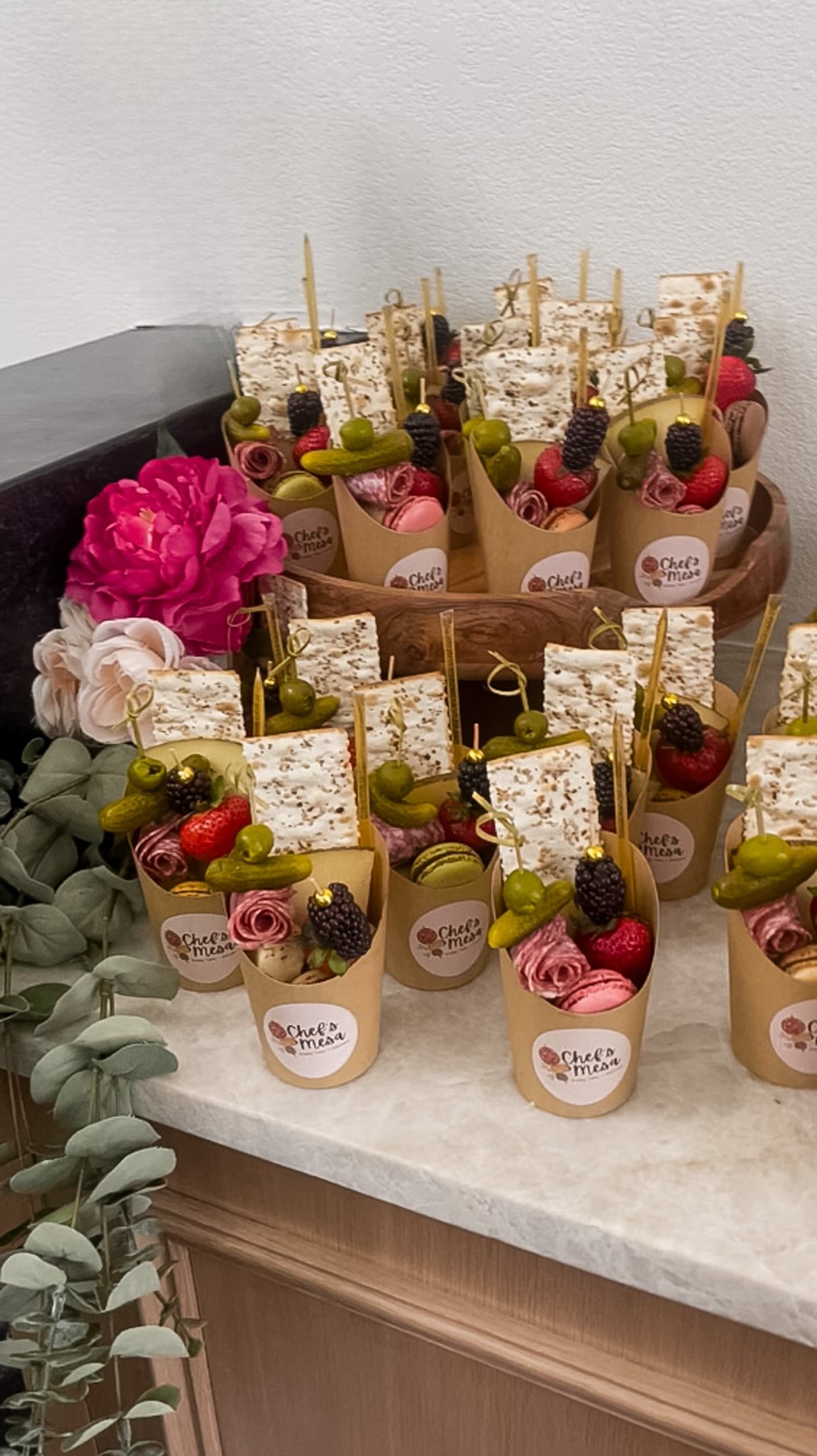 Sip, Shop, & Snack 🥂🛍️🧀
Big thank you to @bynicolemaddie for having us at her Sip & Shop charity event this weekend! Our charcuterie cups came through with the vibes and the flavor. Can’t wait for the next one 😉