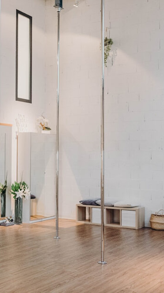 Découvrez votre studio de Pole Dance & Aérien à Genève ✨
La plus grande école de Genève avec + de 90 cours par semaine et une équipe passionnée à vos côtés.
Un seul pas suffit pour commencer… et vivre l’expérience!🙌🏻
#aerial #dance #geneve #poledance #aerialdance #studiodedance #dansecontemporaine