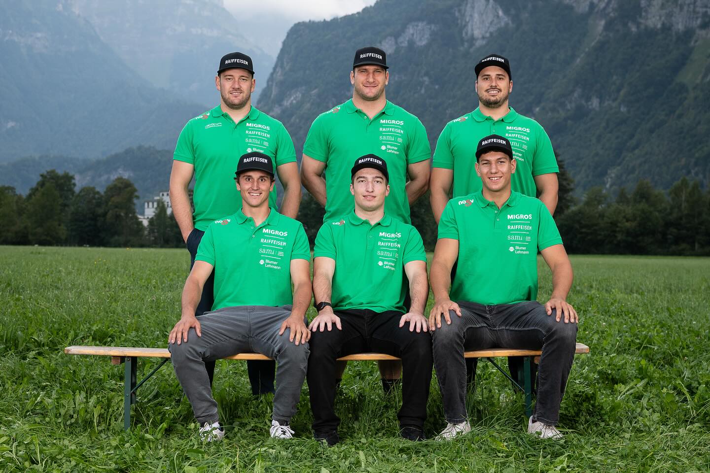 Nicht mehr lange dauert‘s bis zum @esaf2025, die Spannung steigt fast täglich! 🔥🔥
Am Freitag traf sich das Nordostschweizer Team auf dem imposanten Festgelände in Mollis zum Fototermin mit neuer Einkleidung, einer Besichtigung und einem Nachtessen. Danke allen Unterstützern und Beteiligten für den schönen Abend!
Wir wünschen unseren Bündnern und dem gesamten NOS-Team nun gute letzte Vorbereitungstage. Das kommt gut! 💪🏽
📸: Lorenz Reifler
#Schwingen #Tradition #Graubünden #ESAF #Mollis #Glarus