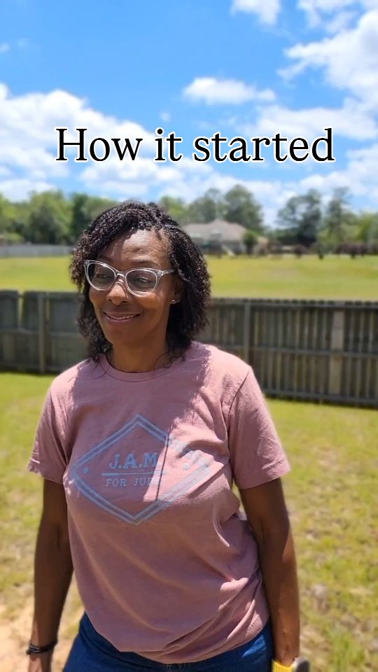 Remember this #microlocs install? Check out her #locjourney.
#mobilealabamaloctician #microlocs #microlocsjourney #mobilealabama #womenwithlocsrock #loclove #womenwithlocs