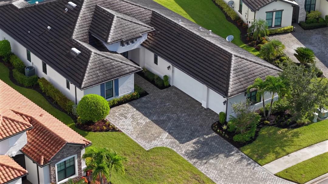 🎥✨ Elevate Your Listing
Wow your clients & attract serious buyers with a listing video that stands out. In a competitive market where homes are sitting longer, every extra edge matters.
📸🎬 Photo + Video Package: Just $399
Professional content that adds real value and gets results.
.
.
.
#BonitaSprings #BonitaSpringsFL #SWFLliving #SWFLphotographer #VacationRentalPhotography #VacationRentalLife #FloridaVacationVibes #TurnkeyPhotography #RentalPhotos #ResortStyleLiving #VacationInFlorida #VacationGoals #BonitaSpringsVacation #FloridaGetaway #RentalListing #CoastalLiving #DreamInSWFL #FloridaHomes #BonitaSpringsLife #RentalPhotography #ListingPhotography #FloridaRealEstate #FloridaRental #BeachLifeFL #LuxuryRentalFL #HomePhotography #FloridaLifestyle #SunshineStateLiving #FloridaDreamHomes