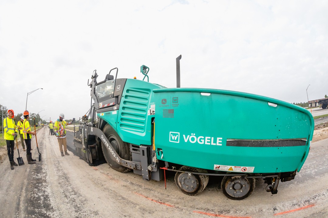 Precision in motion the VÖGELE paver gets it done right every time.
#fischmanasphalt 🚧