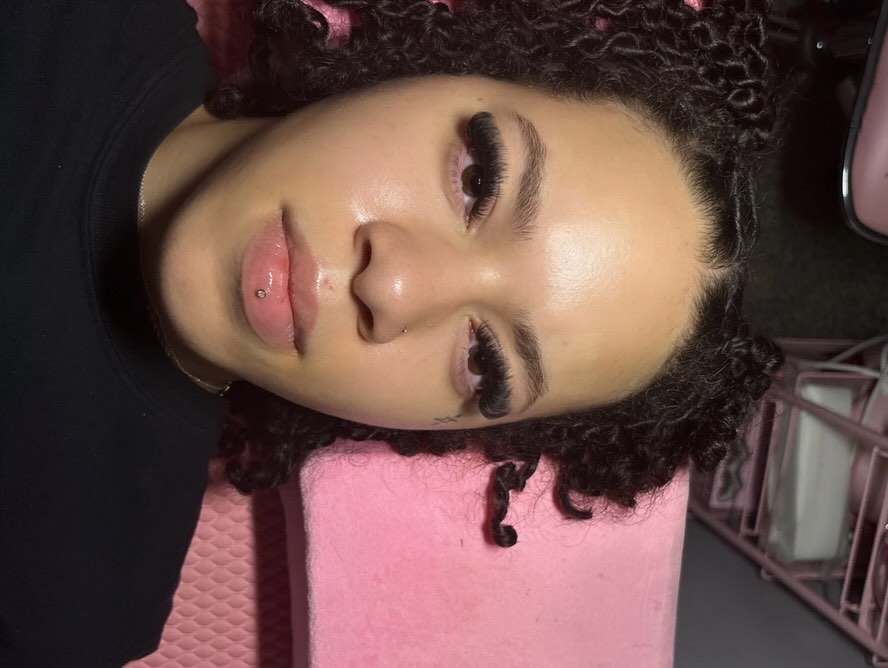 Medium cat eye 🧚🏼♀️
•
•
•
#lashes #fy #lashartist #share #shopsmall #detroit