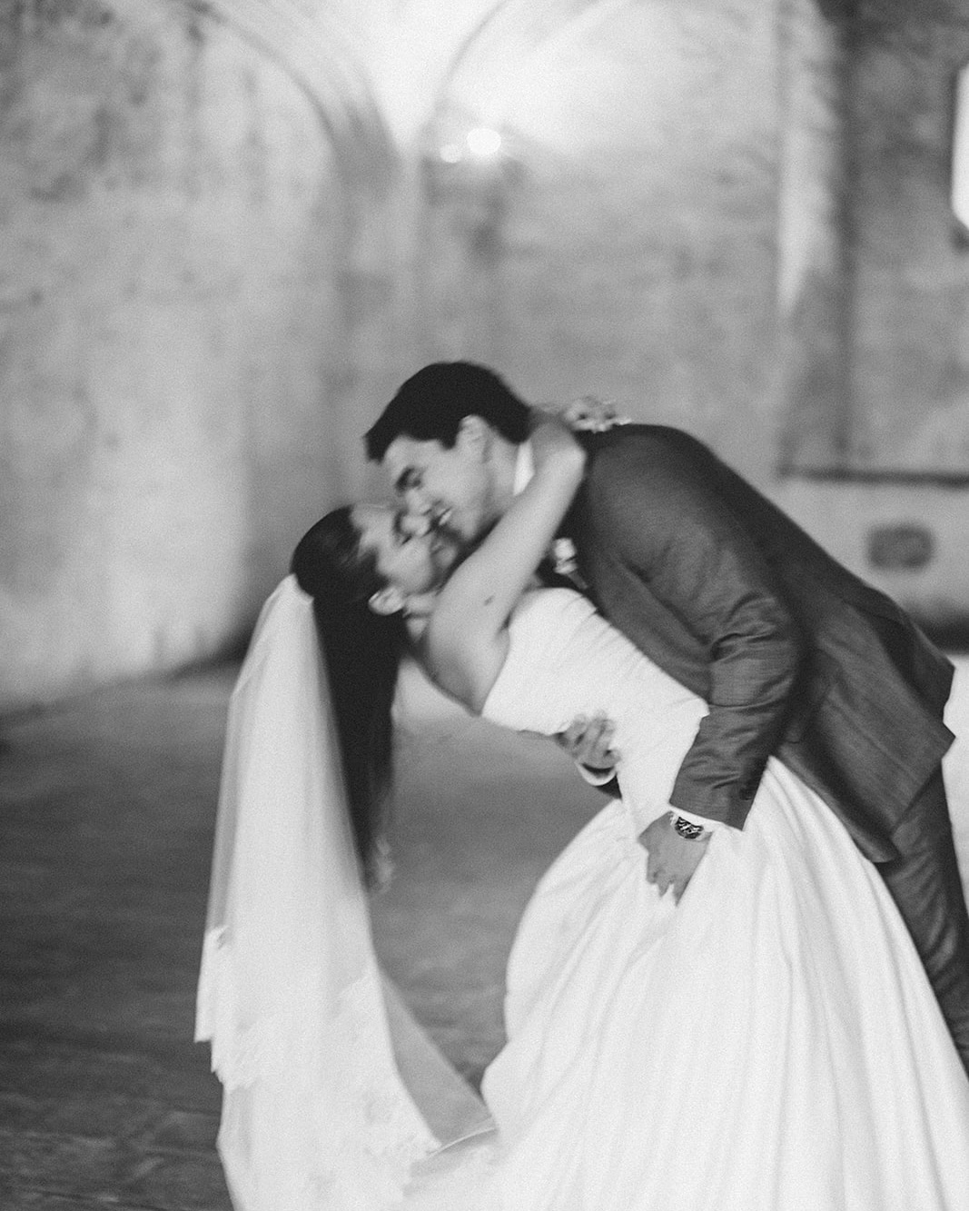 Elena & Jose Antonio, 2025.
Una de nuestras bodas favoritas junto a @ringofilmsgt. La vibra impecable, una belleza de pareja y una de las fiestas más alegres en la que hemos estado.
Foto y Video: @marielorellanaphotography & @ringofilmsgt , con el apoyo de nuestro maravilloso equipo.
MUA & Hair by @elementobeauty.sv
Wedding Planning: @eventus @luchagalindo @luckyvega
Decor: @wala_events
Venue: @villalasmilfloresclios y Ruinas de Santa Clara
Fiesta: @masaudioeventos
Stay tuned que a continuación se viene el trailer de @ringofilmsgt 🔥🔥🔥